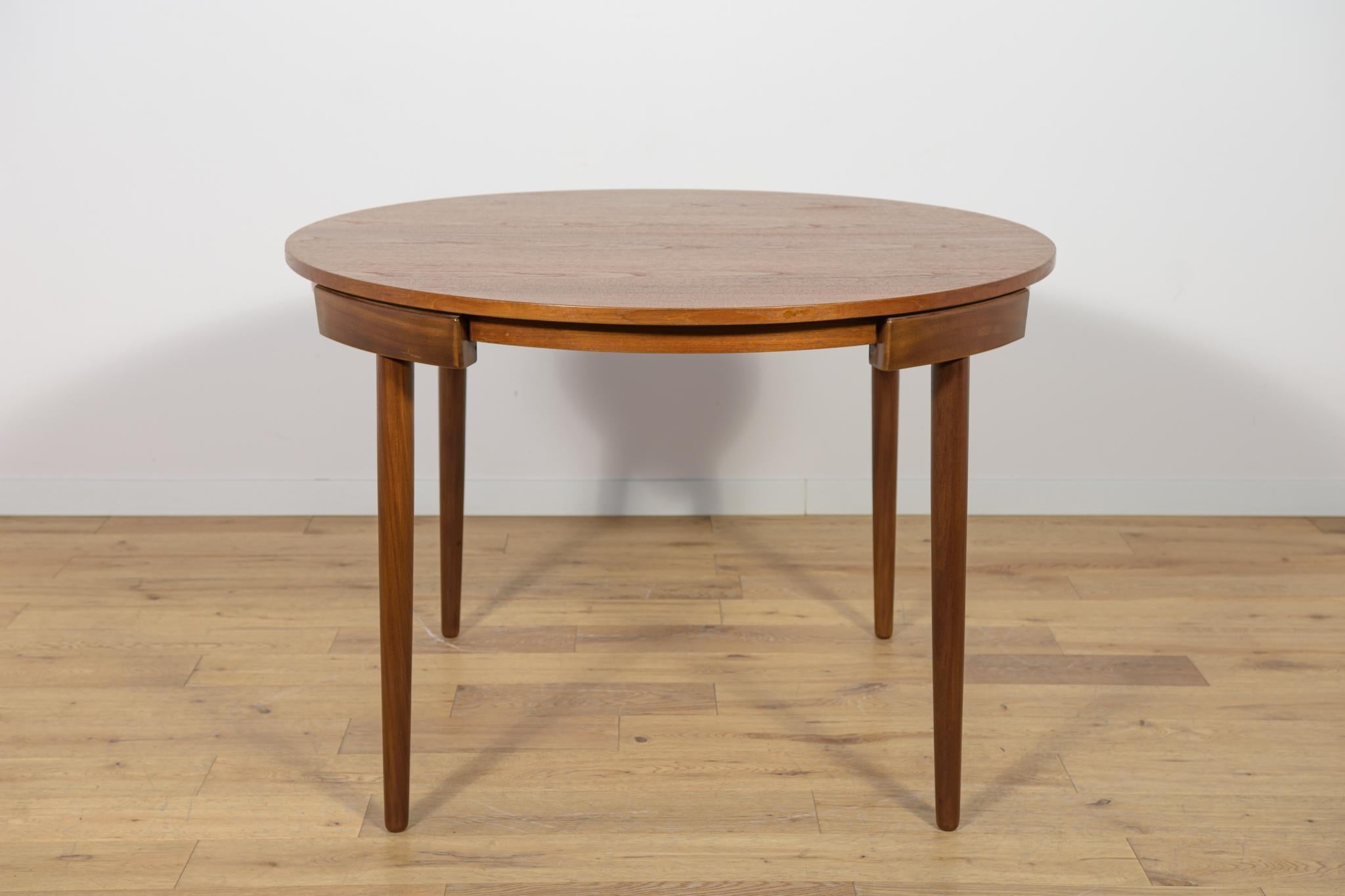 Leather Mid-Century Teak Dining Table and Chairs Set by Hans Olsen for Frem Røjle. For Sale