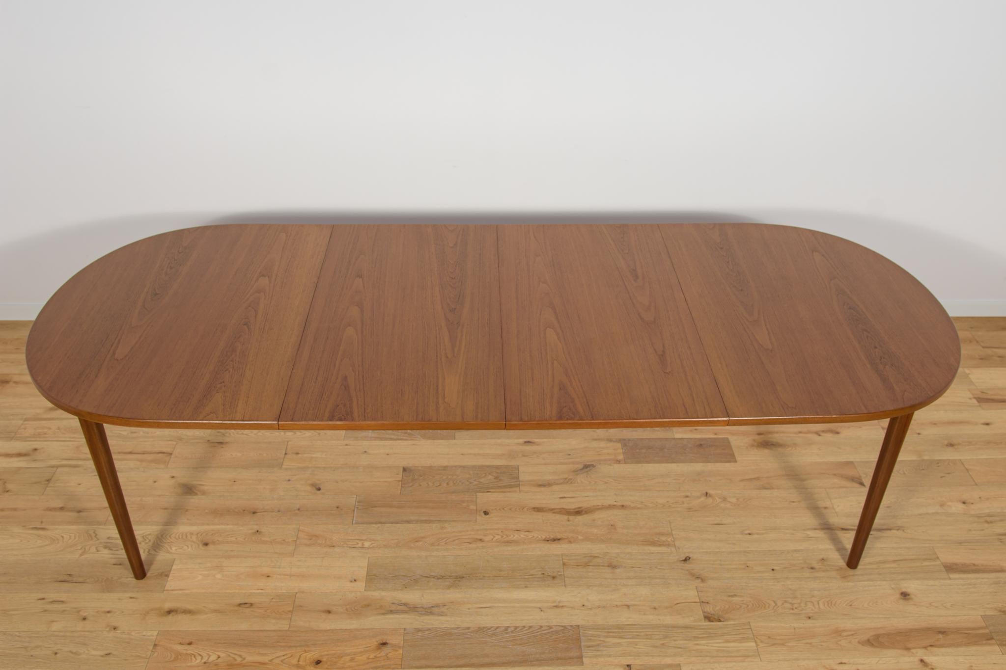 Table de salle à manger du milieu du siècle dernier par Nils Jonsson Hugo Troeds, Suède, années 1960 en vente 4