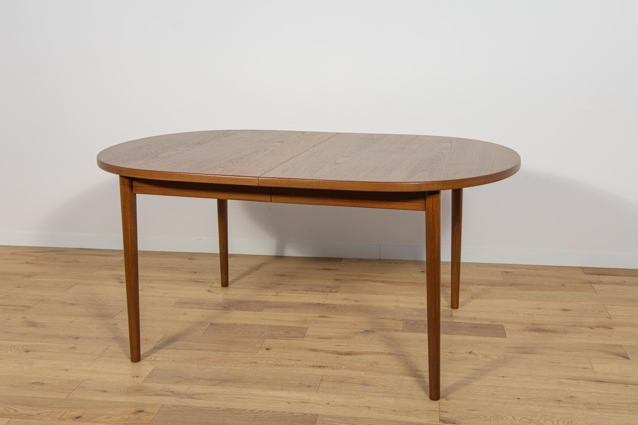 Travail du bois Table de salle à manger du milieu du siècle dernier par Nils Jonsson Hugo Troeds, Suède, années 1960 en vente