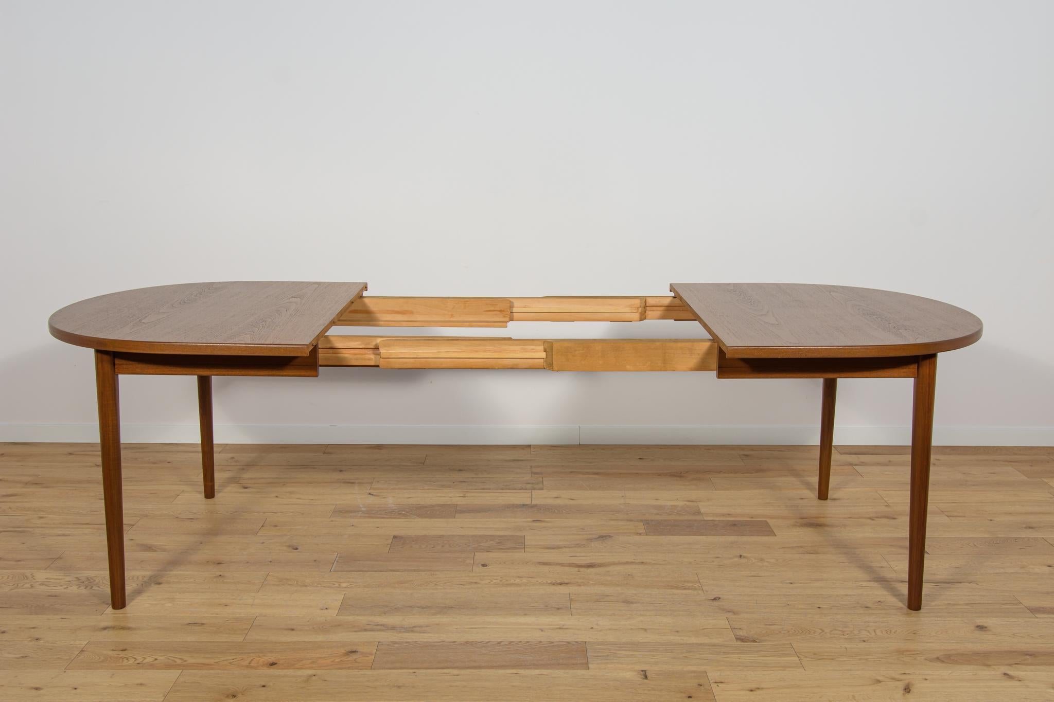 Table de salle à manger du milieu du siècle dernier par Nils Jonsson Hugo Troeds, Suède, années 1960 en vente 1