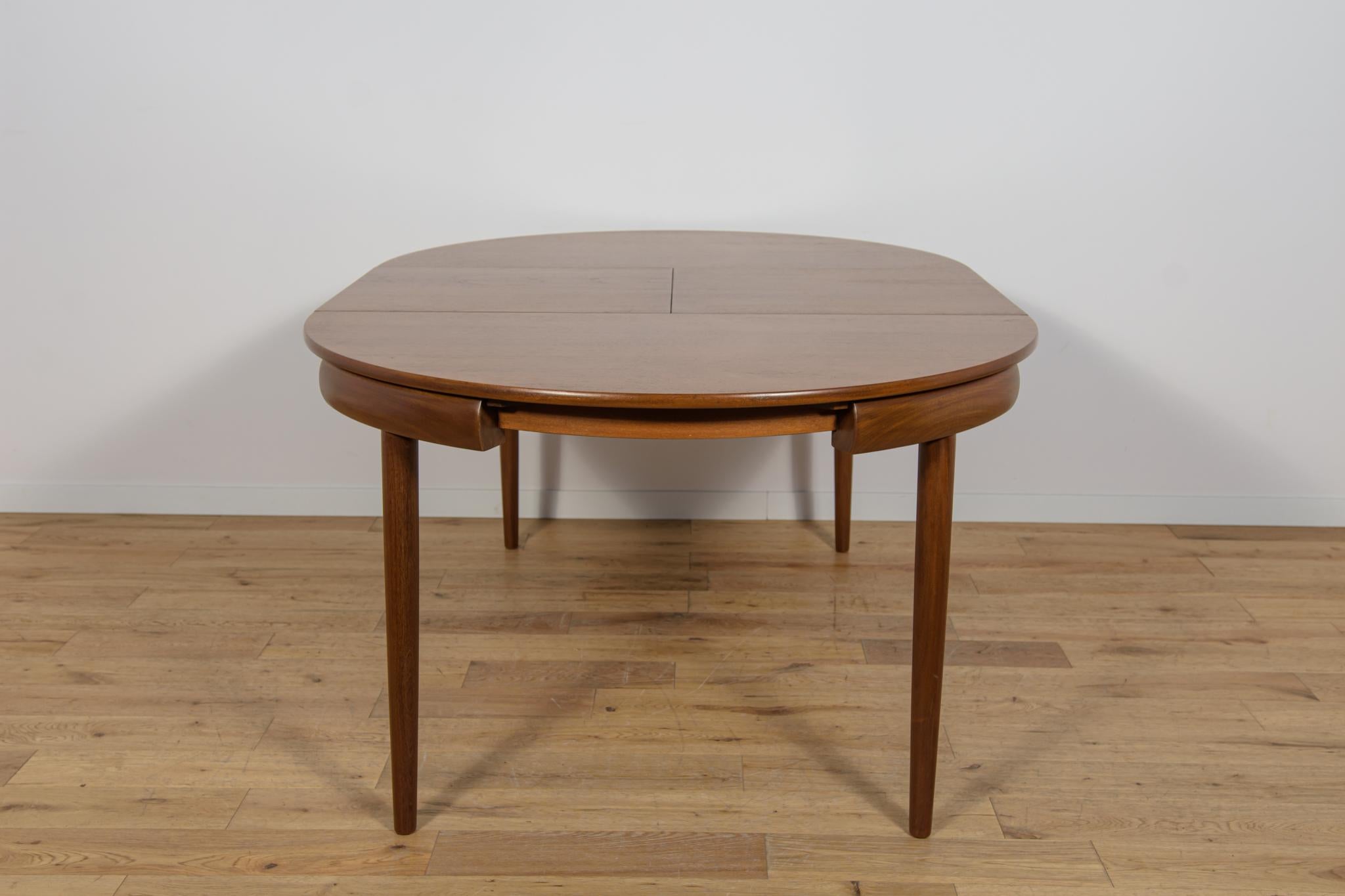 Mid-Century Teak Dining Table & Chairs by Hans Olsen for Frem Røjle, Denmark. For Sale 2