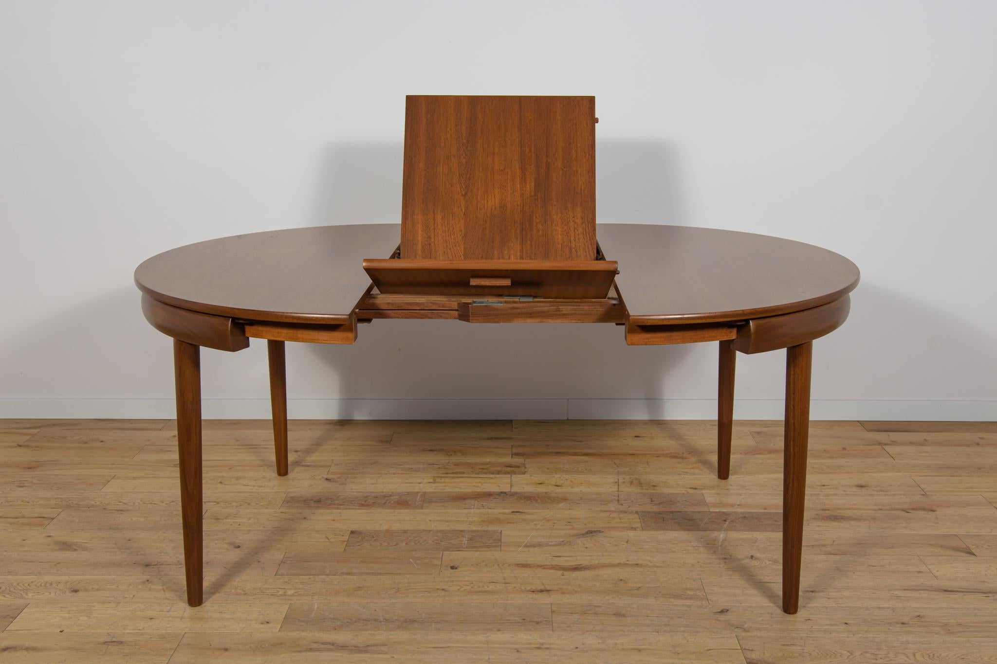 Mid-Century Teak Dining Table & Chairs by Hans Olsen for Frem Røjle, Denmark. For Sale 3