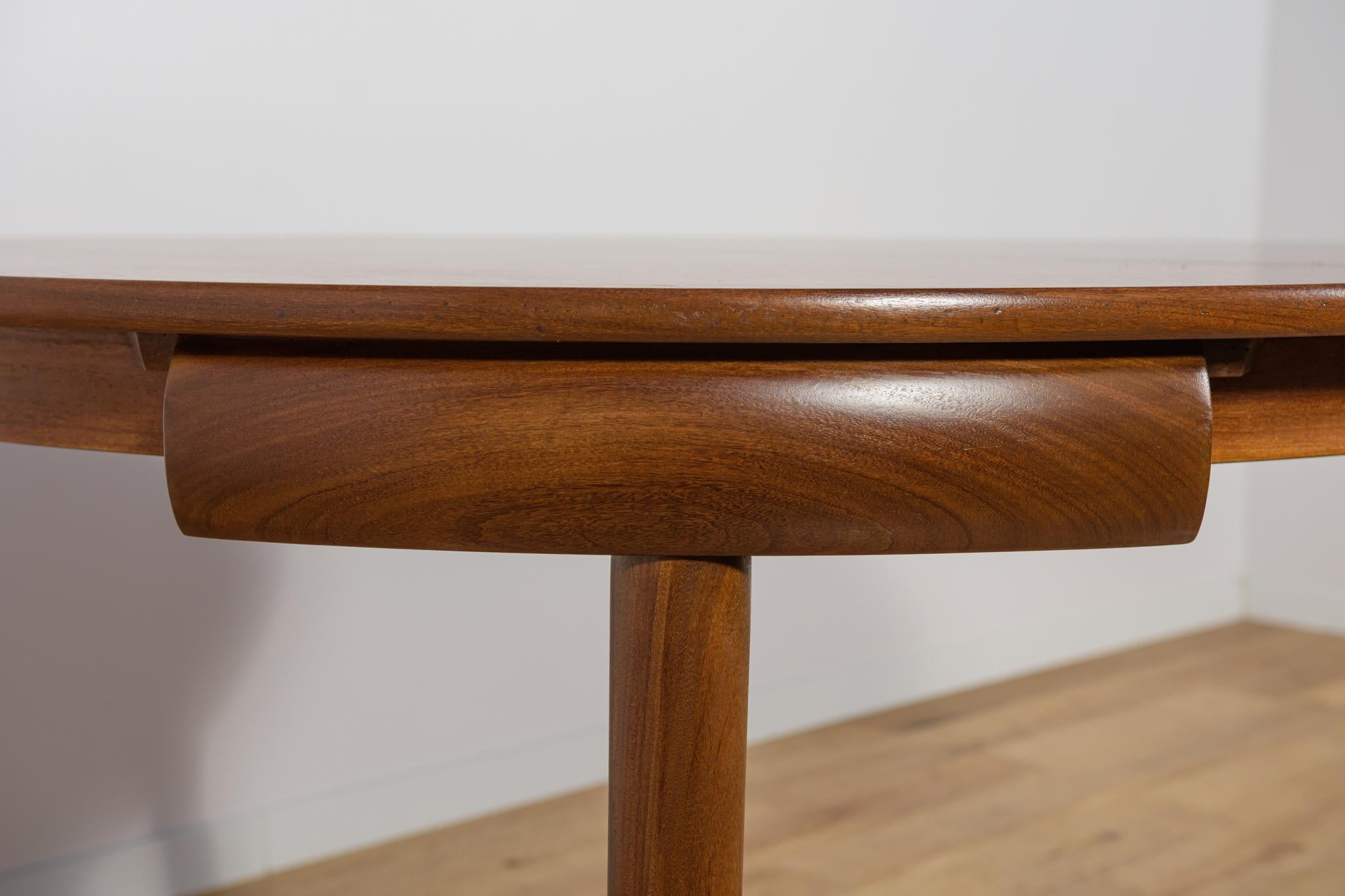 Mid-Century Teak Dining Table & Chairs by Hans Olsen for Frem Røjle, Denmark. For Sale 10