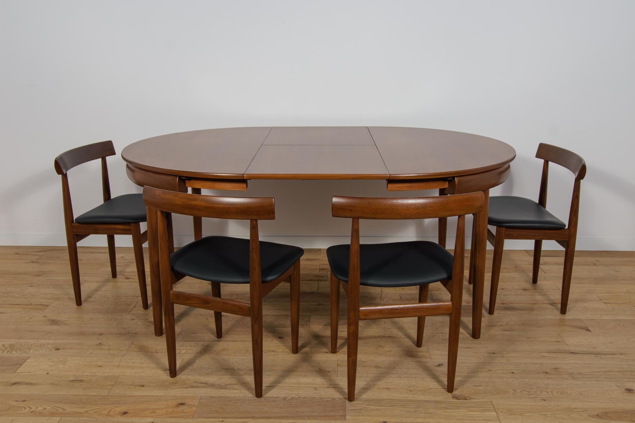Woodwork Mid-Century Teak Dining Table & Chairs by Hans Olsen for Frem Røjle, Denmark. For Sale