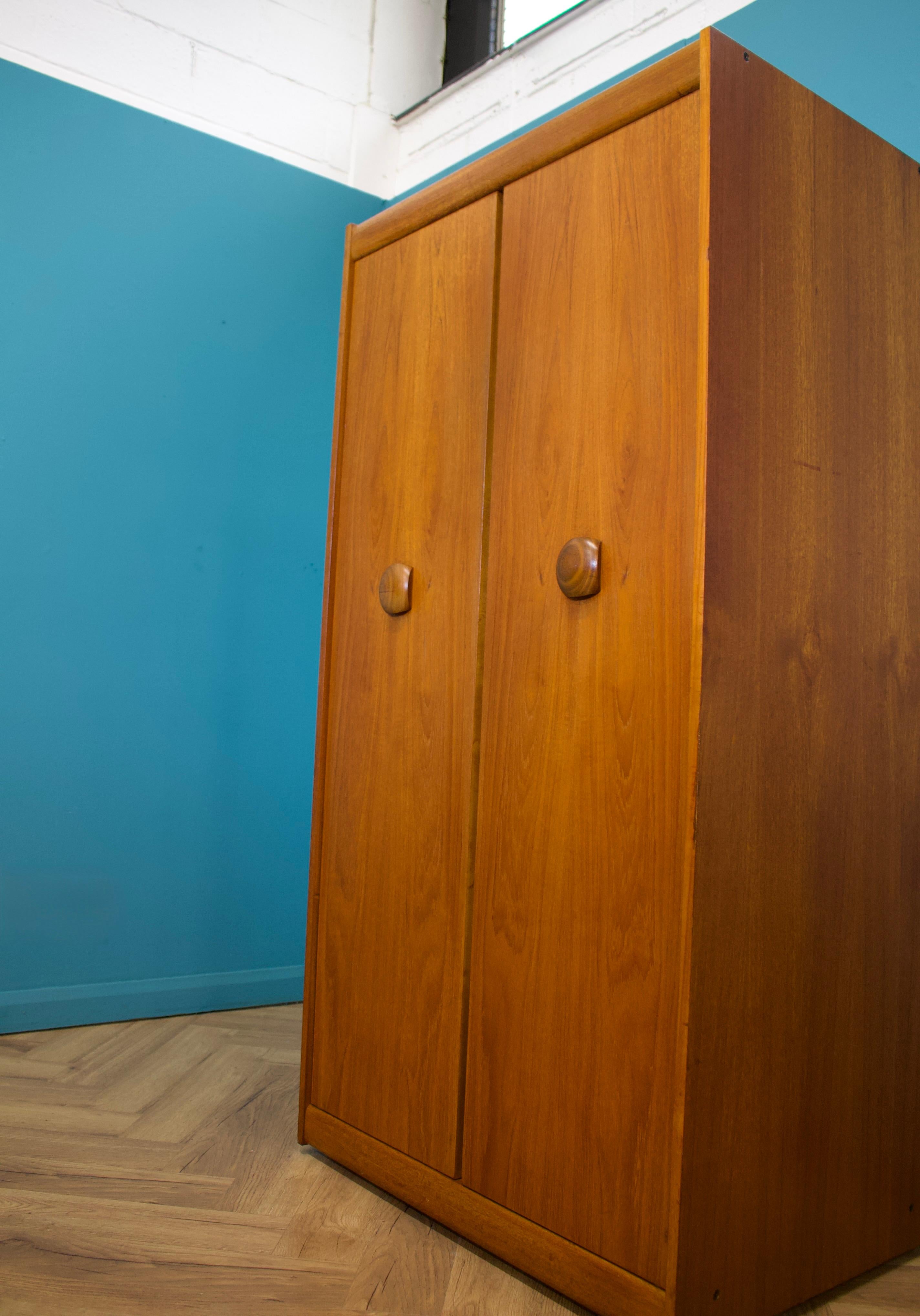 Mid Century Teak Double Door Wardrobe from Elliots of Newbury 1960s 3