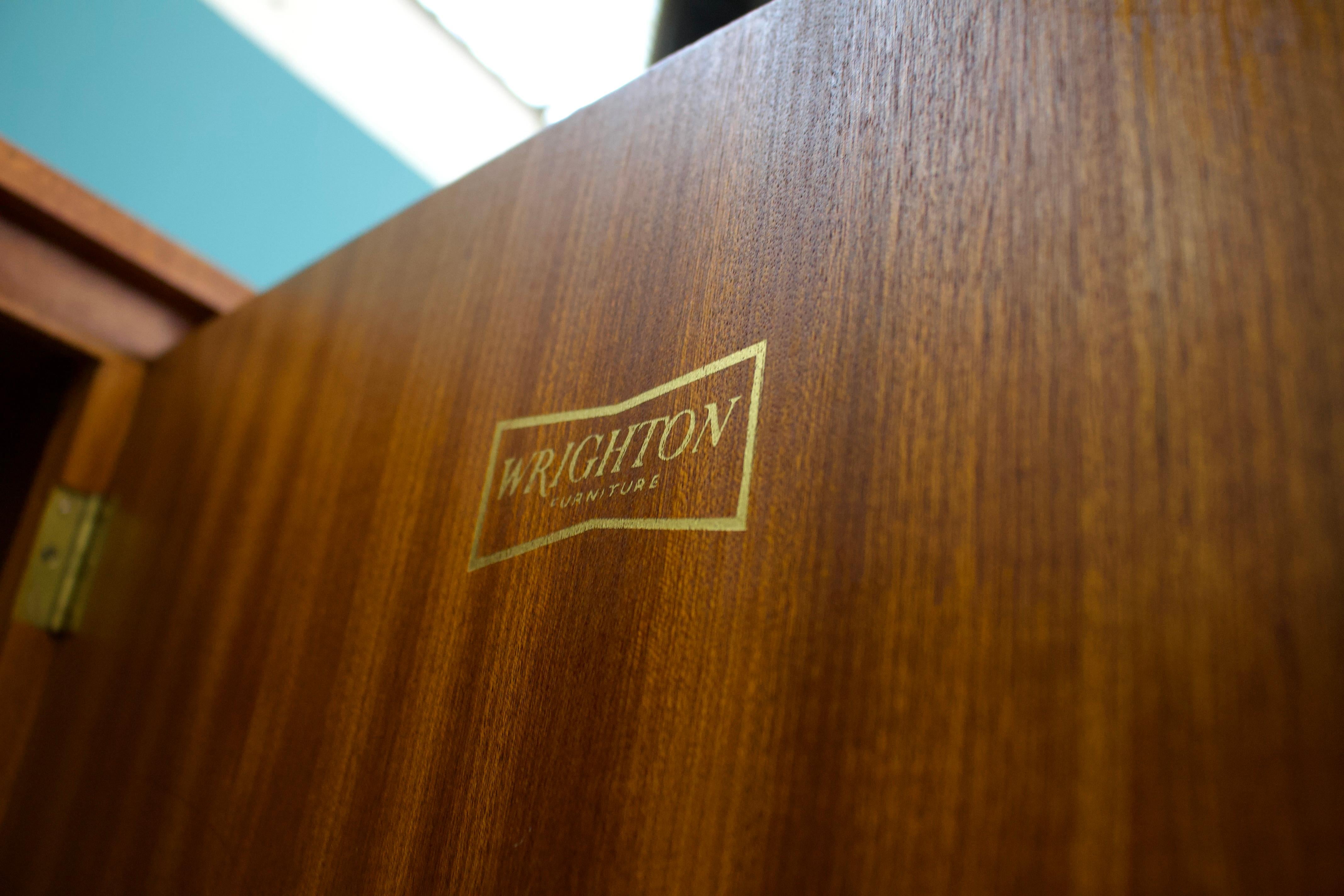 Armadio a due ante in teak del Mid Century di Wrighton, anni '60 in vendita 3