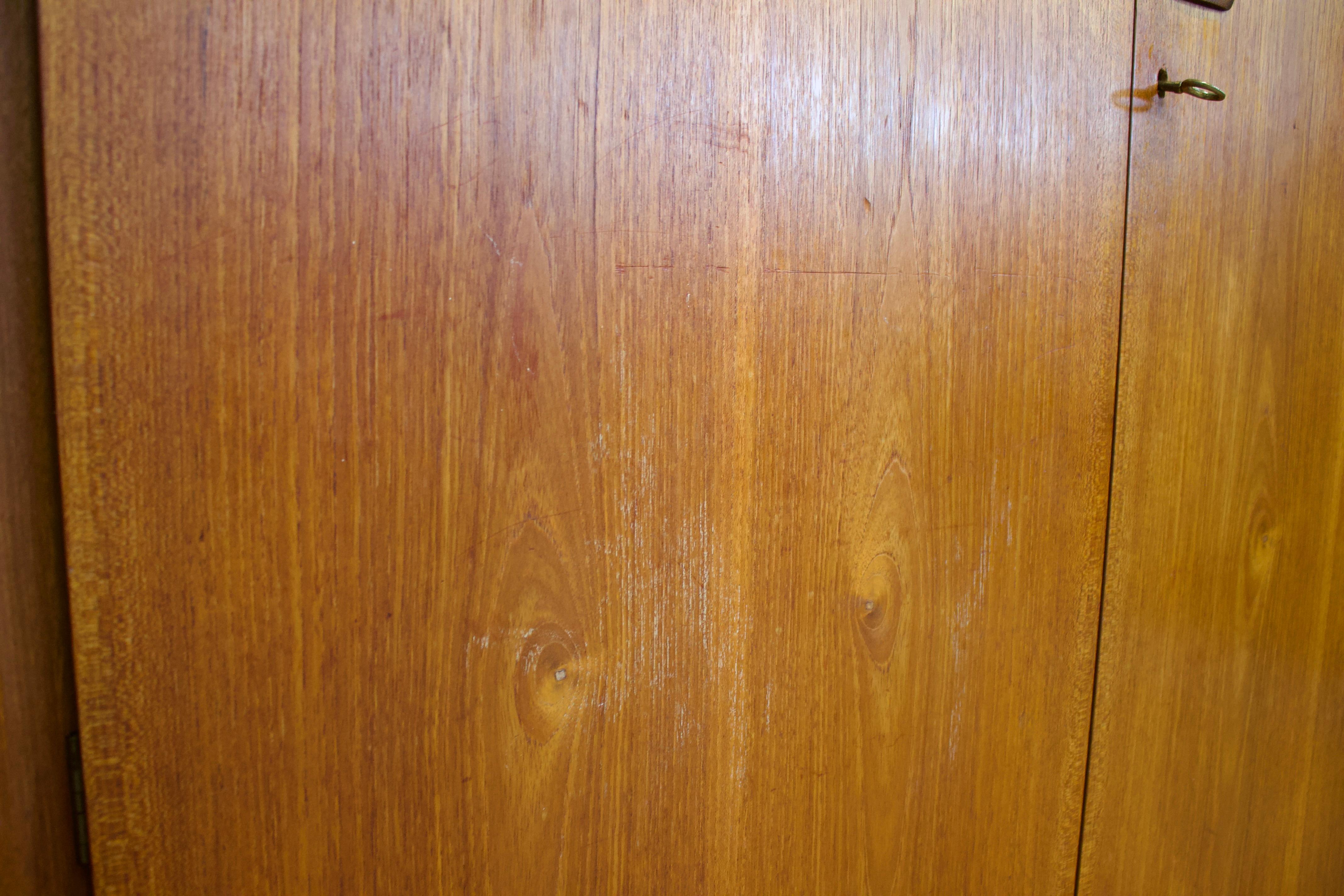 Armadio a due ante in teak del Mid Century di Wrighton, anni '60 In condizioni buone in vendita a South Shields, GB