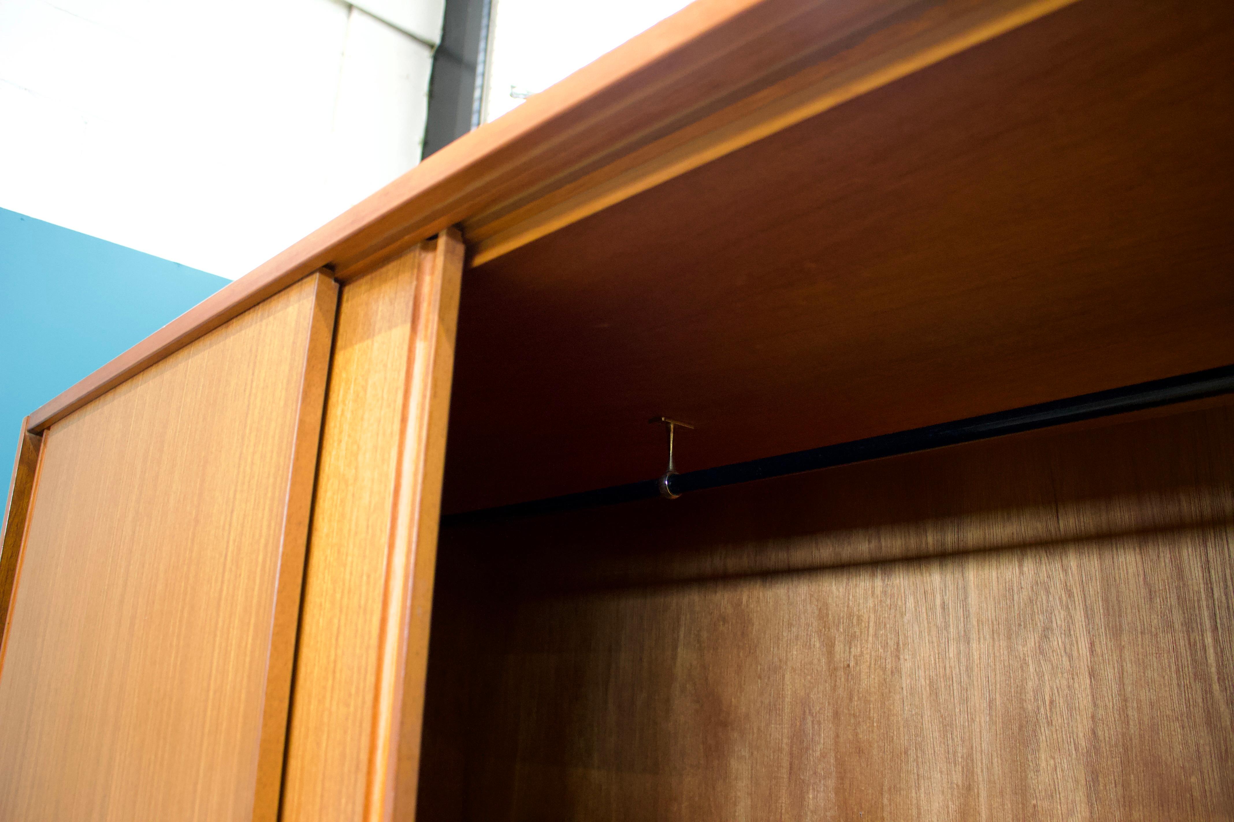 Mid Century Teak Double Sliding Door Wardrobe from Austinsuite, 1960s In Good Condition In South Shields, GB