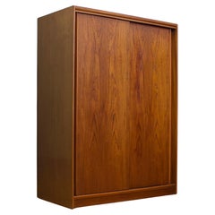 Armoire à deux portes coulissantes en teck du milieu du siècle, Austinsuite, années 1960