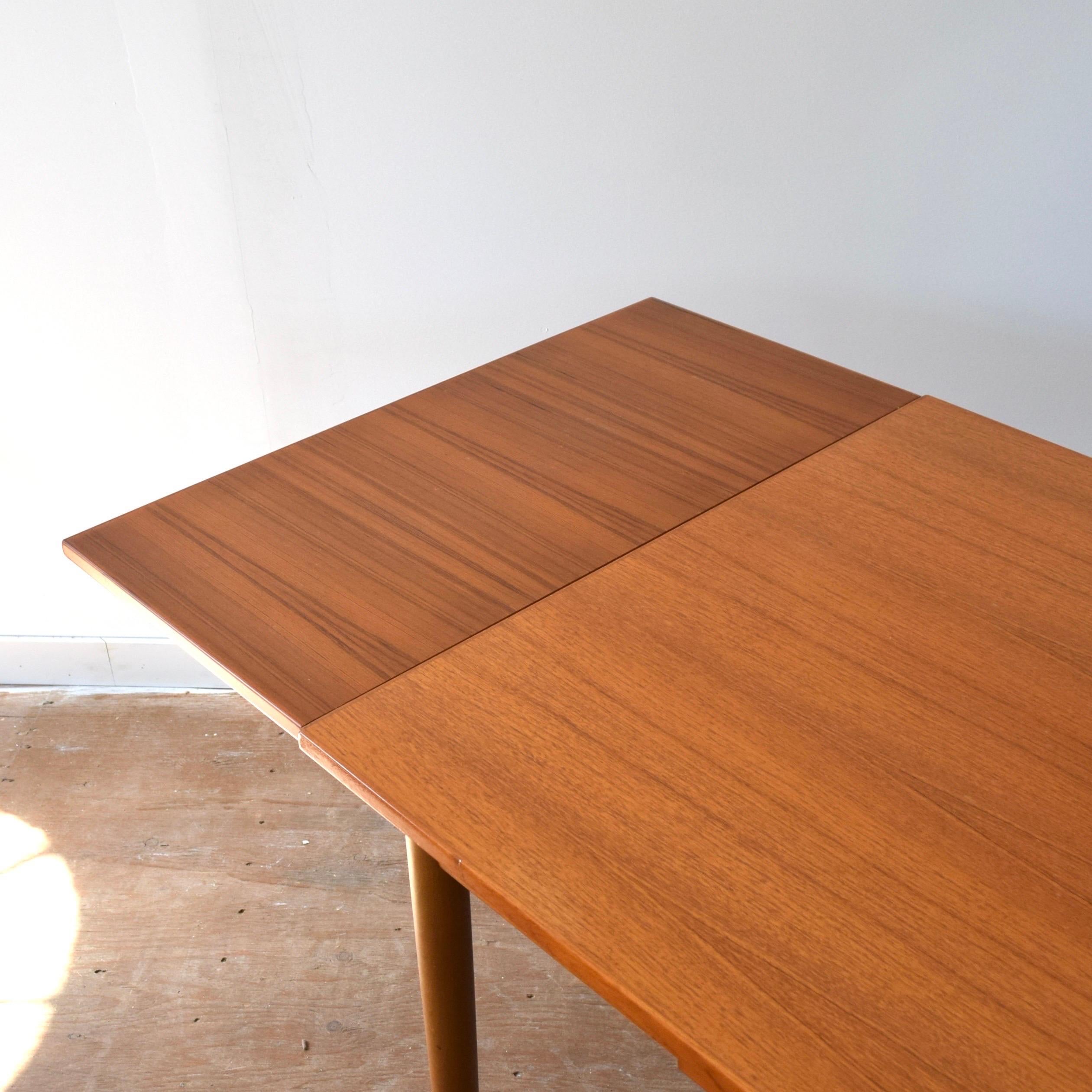 Mid Century Teak Draw Leaf Dining Table by Farstrup For Sale 1