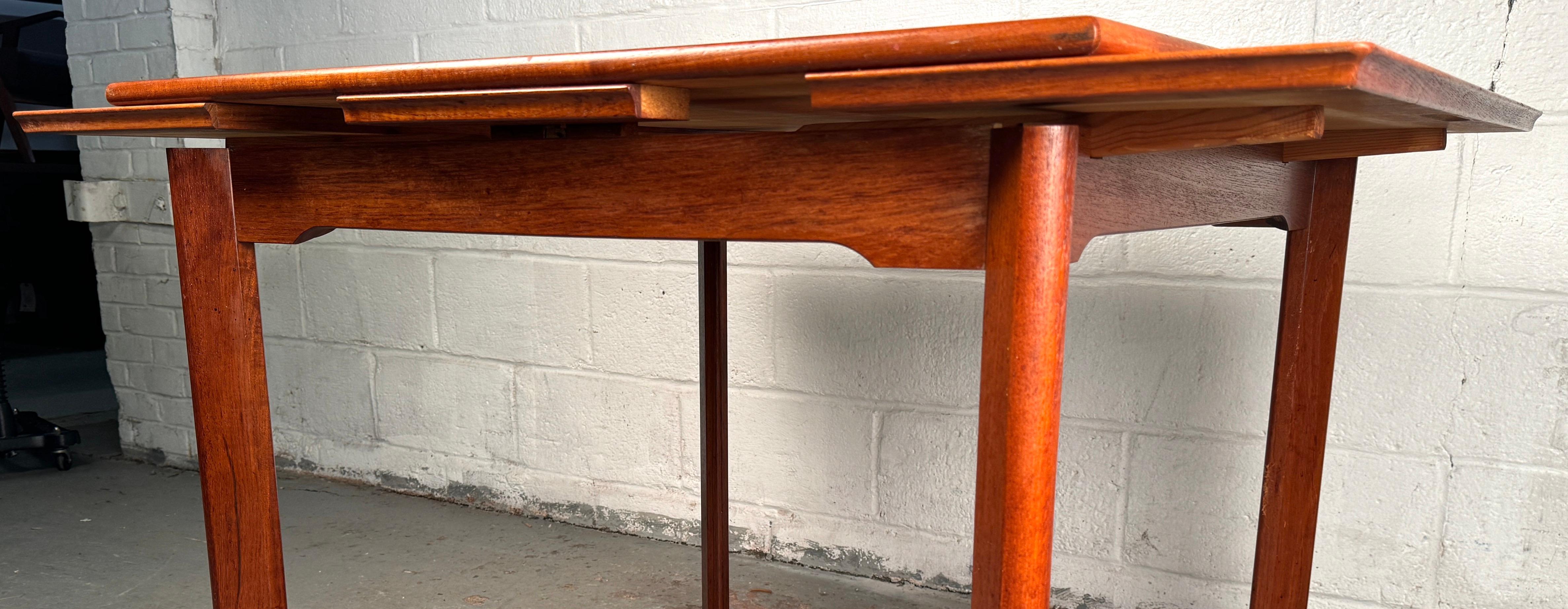 Mid-Century Teak Draw Leaf Table Made in Denmark For Sale 5
