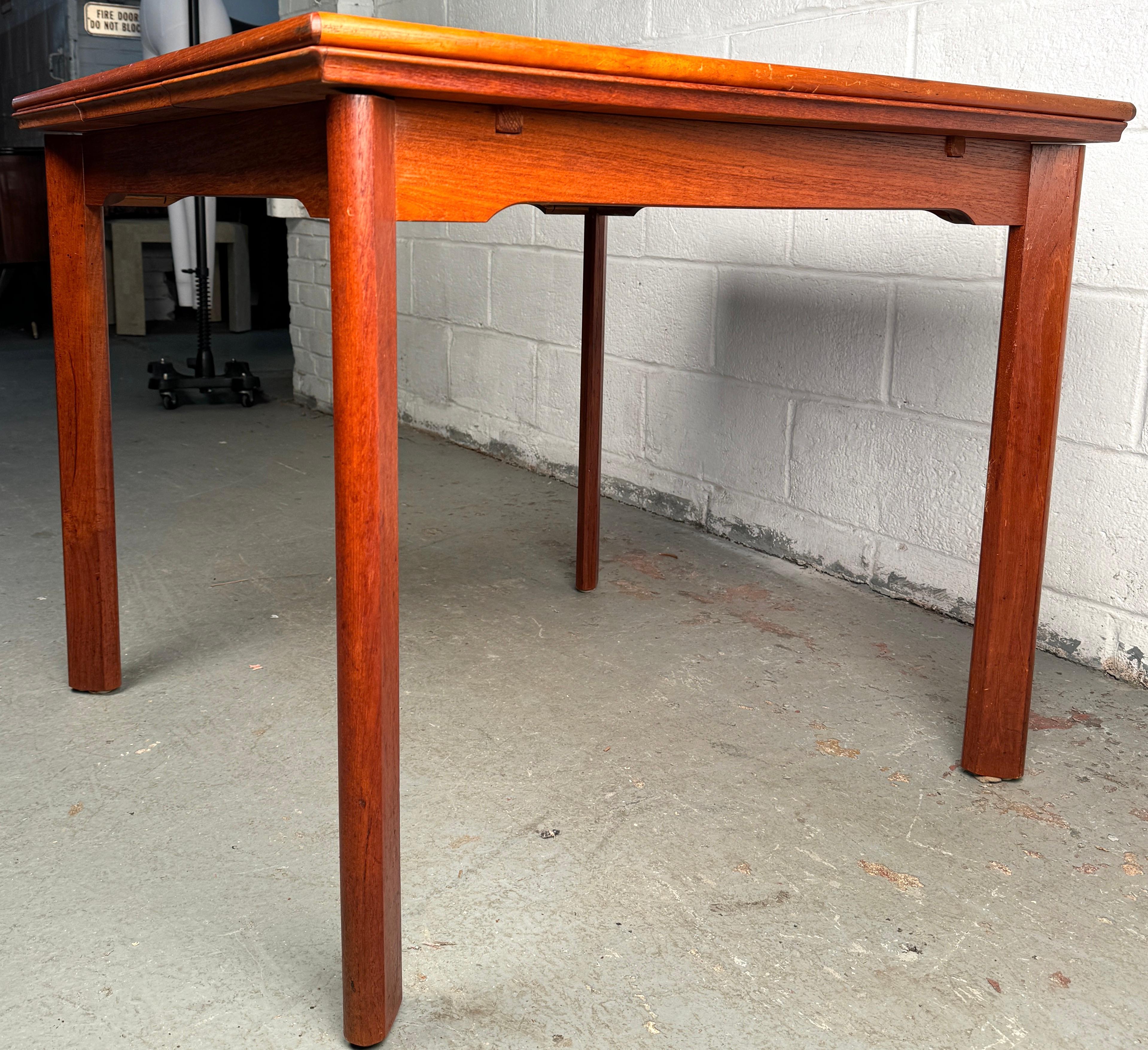 Mid-Century Teak Draw Leaf Table Made in Denmark In Good Condition For Sale In Brooklyn, NY