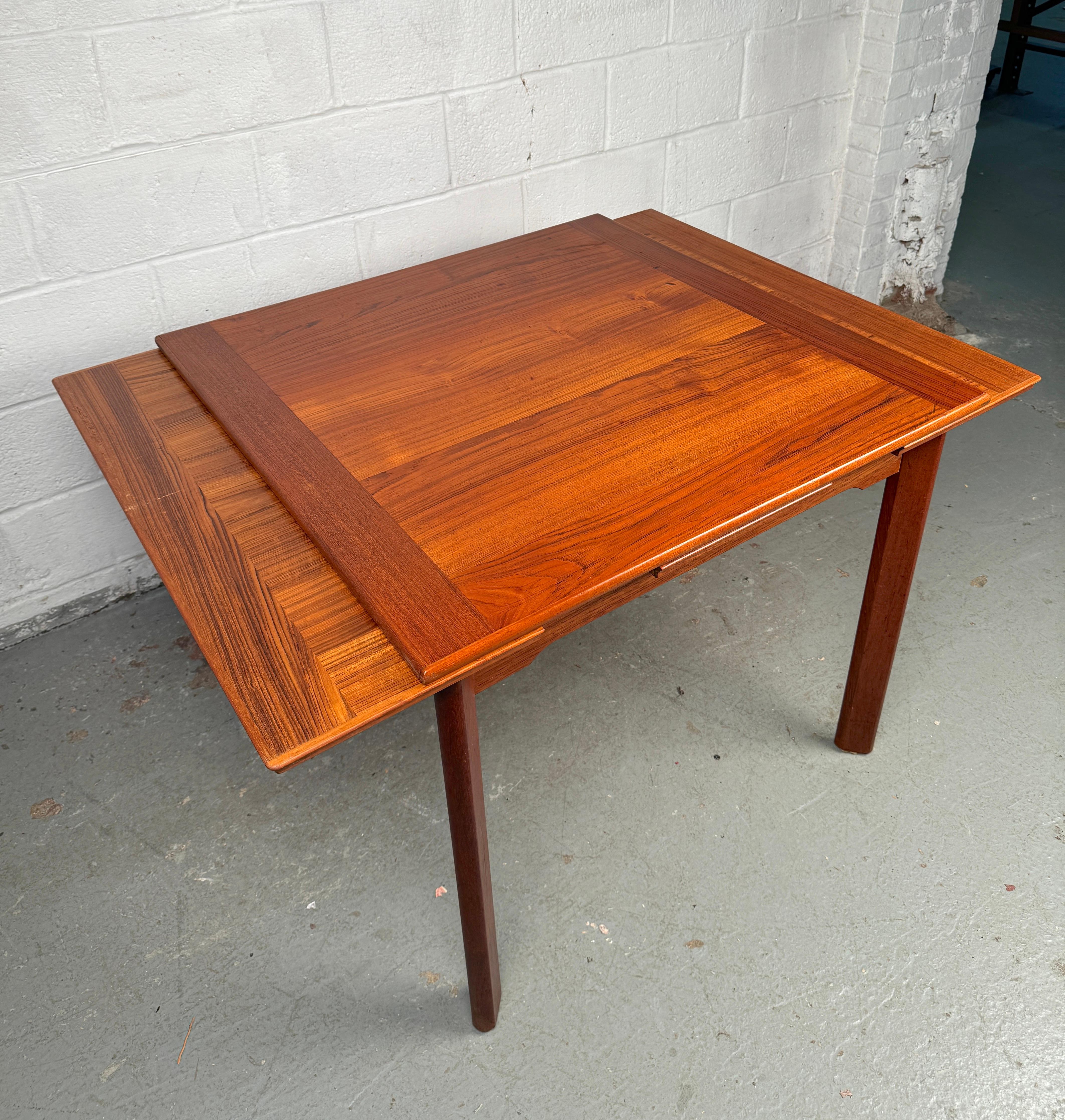 Mid-Century Teak Draw Leaf Table Made in Denmark For Sale 1