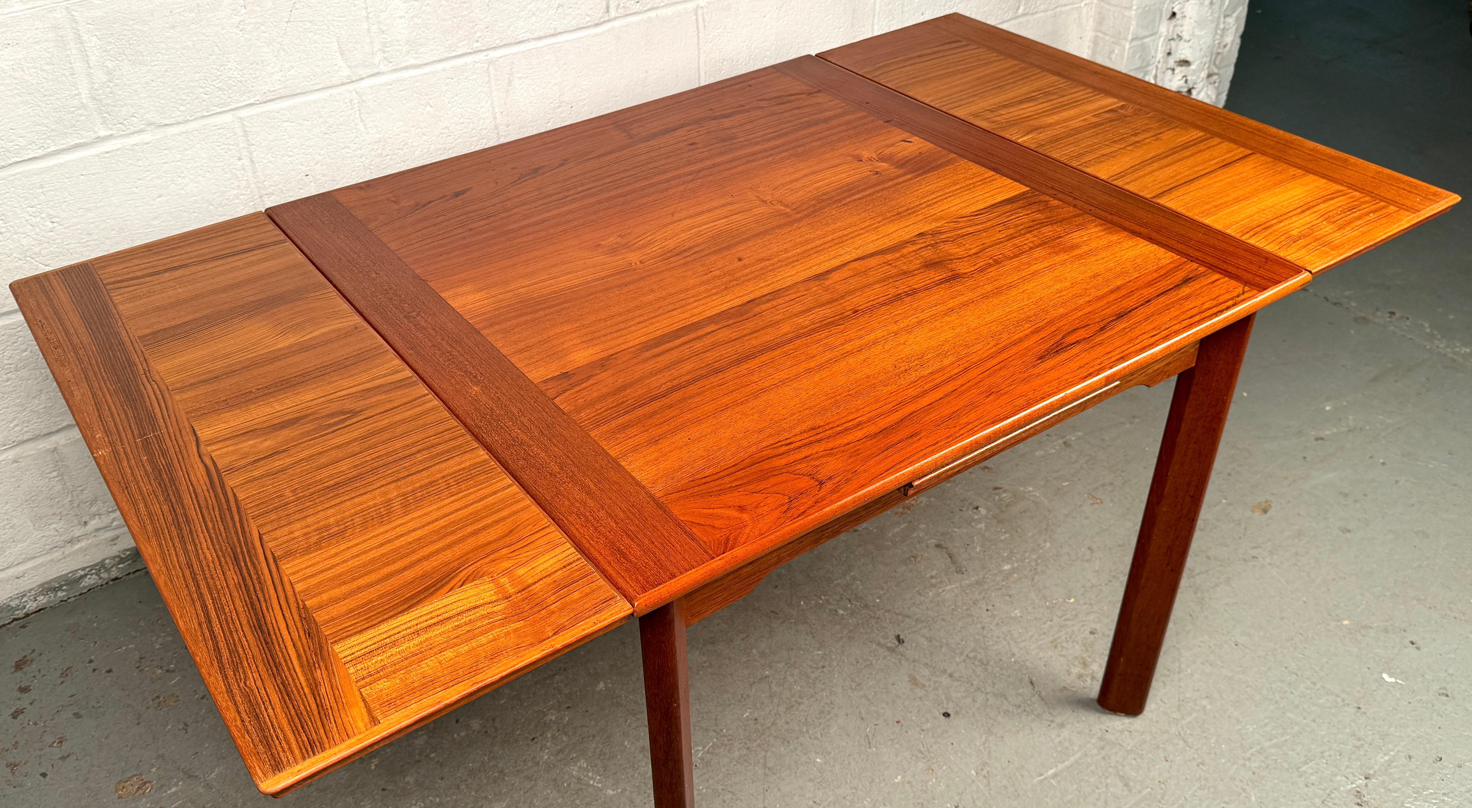 Mid-Century Teak Draw Leaf Table Made in Denmark For Sale 3