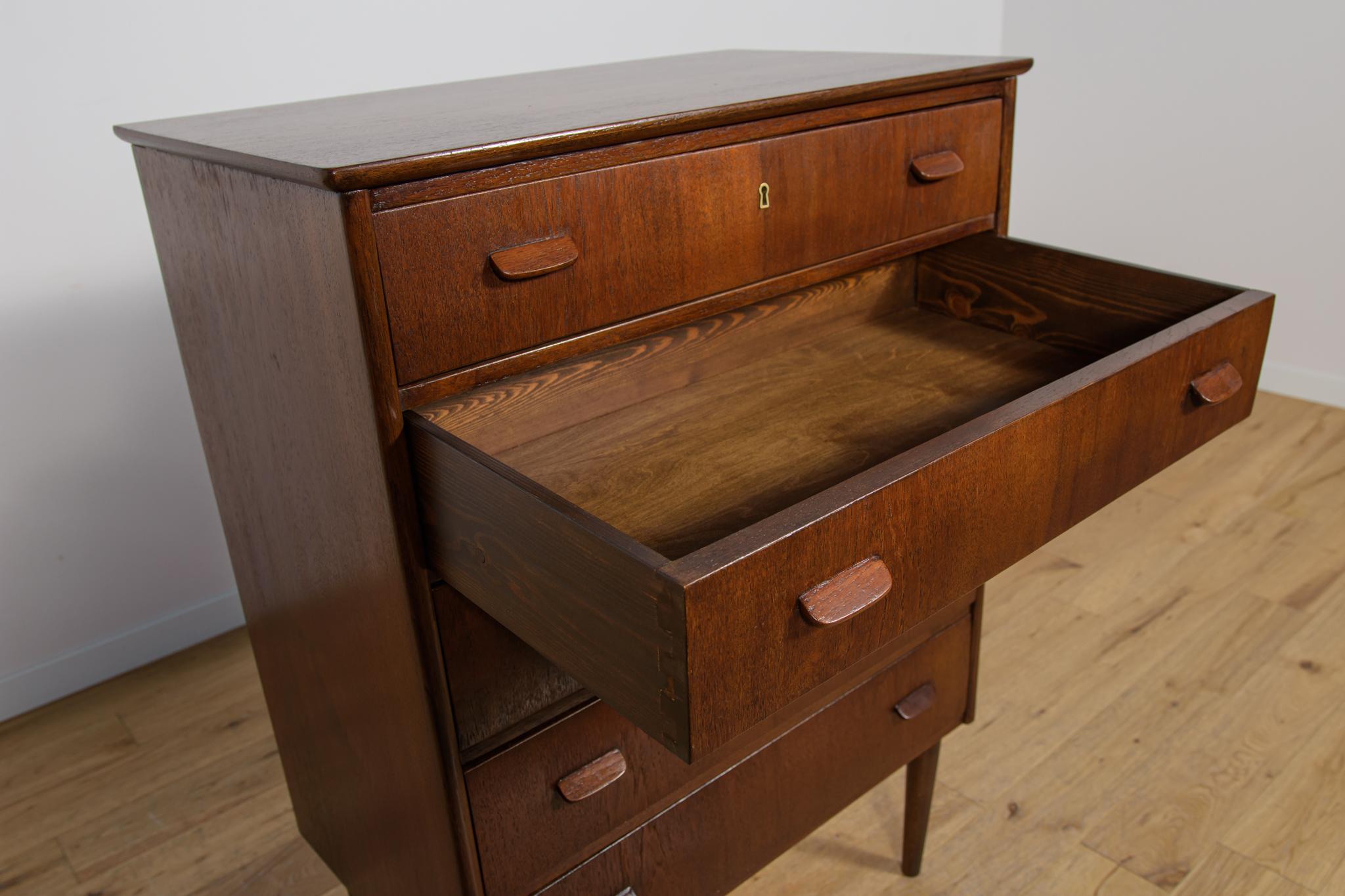 Comò in teak di metà secolo, Danimarca, anni '60 in vendita 3