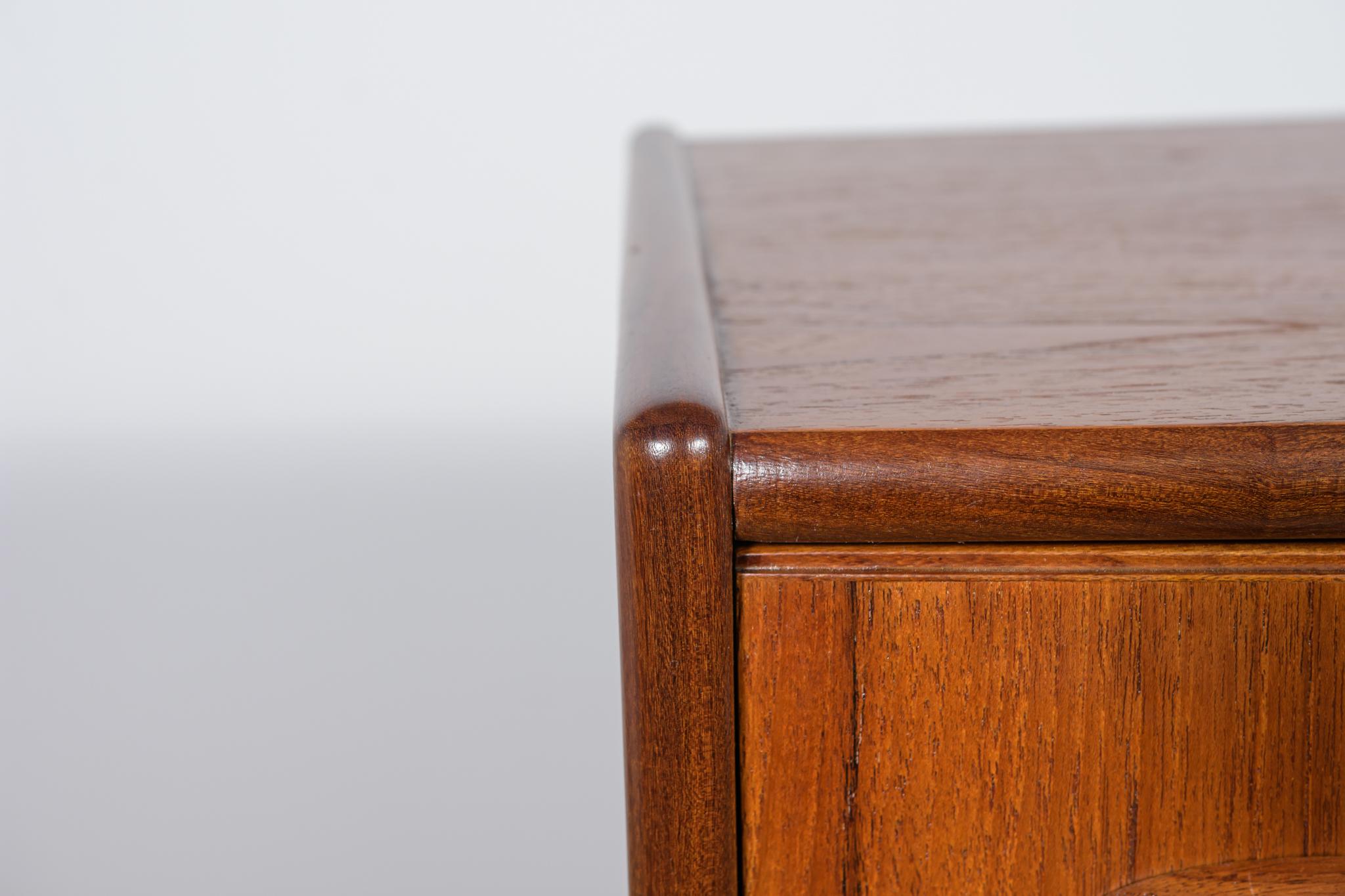 Mid-Century Teak Dresser, Denmark, 1960s For Sale 7