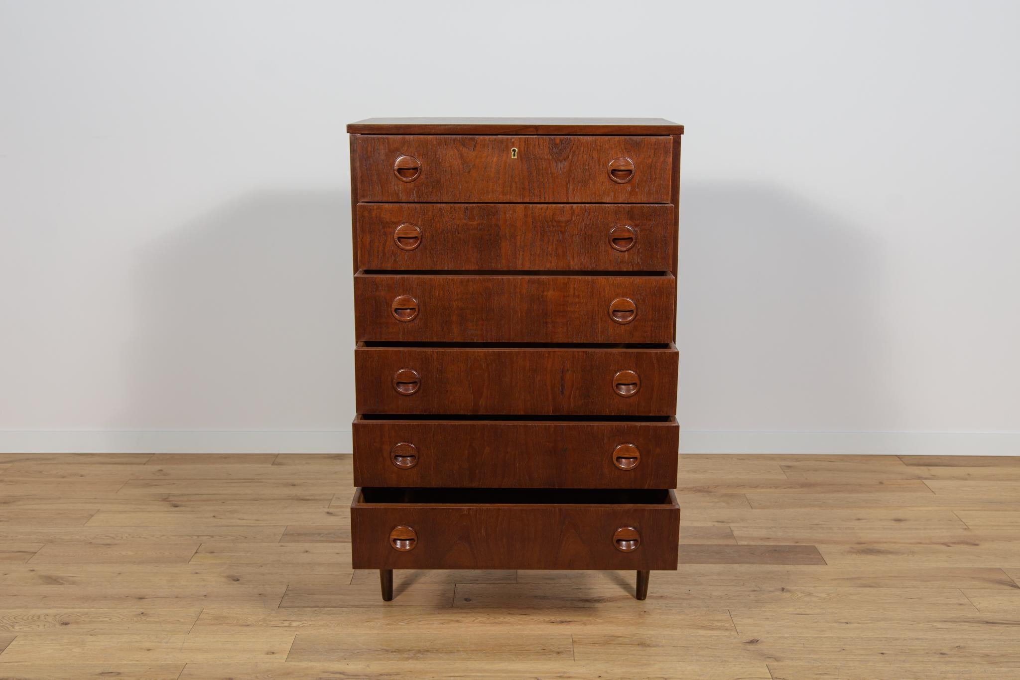 Comò in teak di metà secolo, Danimarca, anni '60 In condizioni ottime in vendita a GNIEZNO, 30