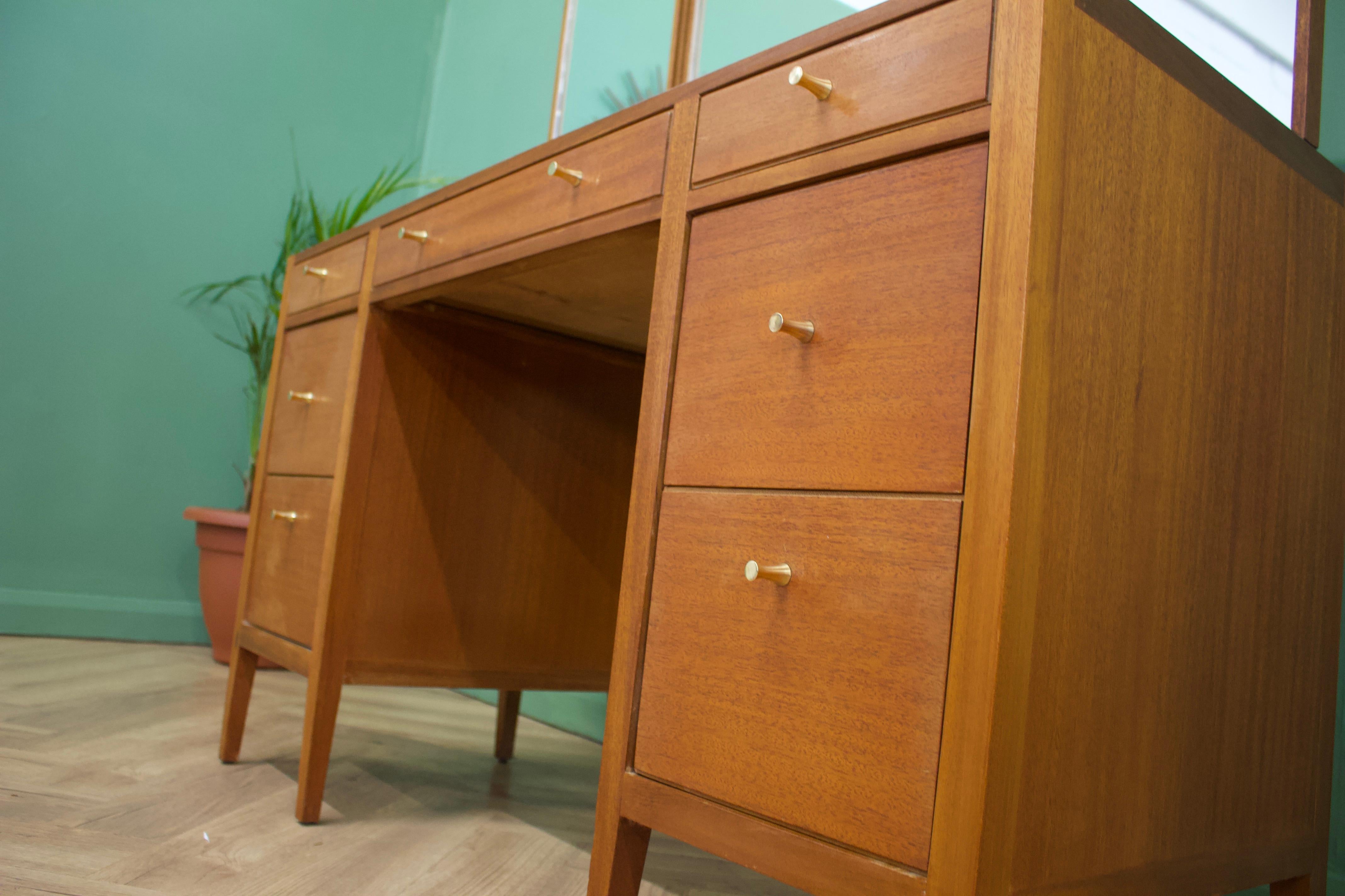 Midcentury Teak Dressing Table by Heals from Loughborough, 1960s In Good Condition In South Shields, GB