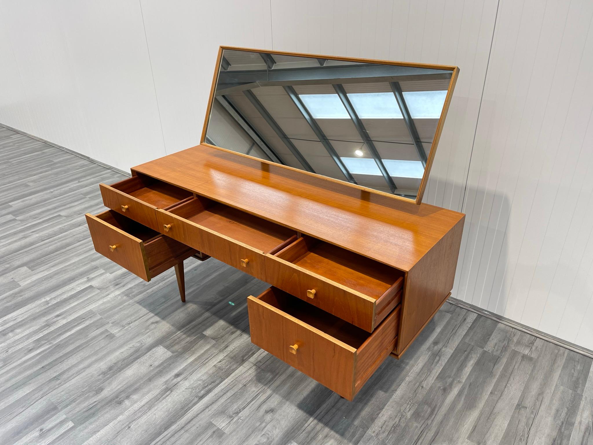 Mid-Century Teak Dressing Table by McIntosh of Kirkcaldy 3