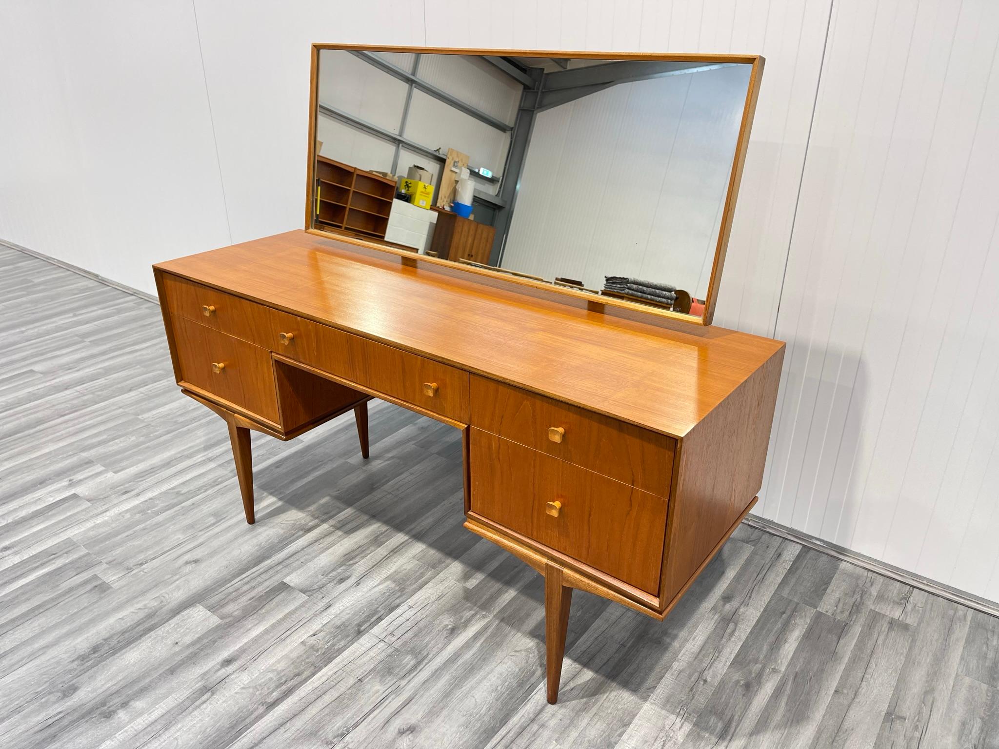 Mirror Mid-Century Teak Dressing Table by McIntosh of Kirkcaldy
