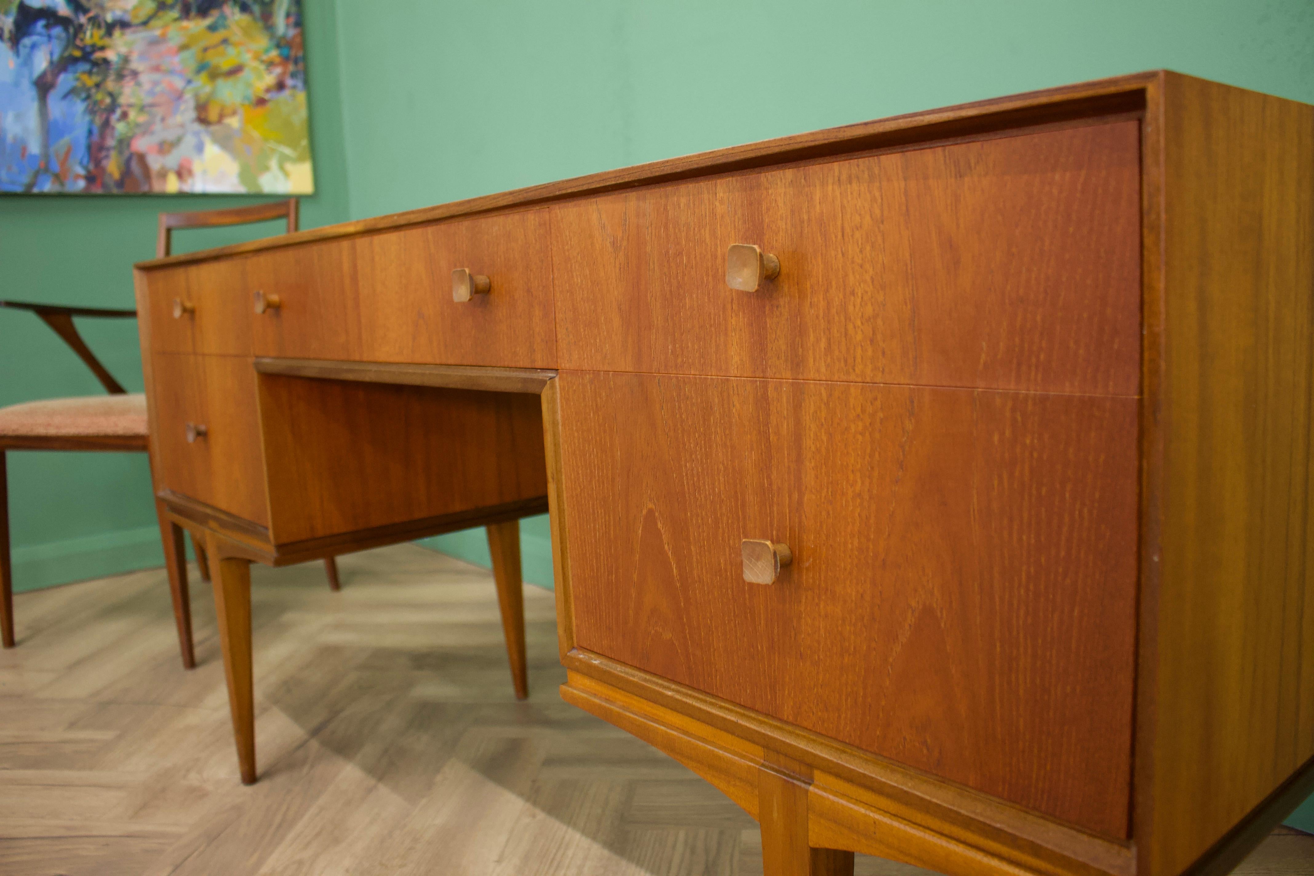 Mid-Century Teak Dressing Table from McIntosh, 1960s In Good Condition In South Shields, GB