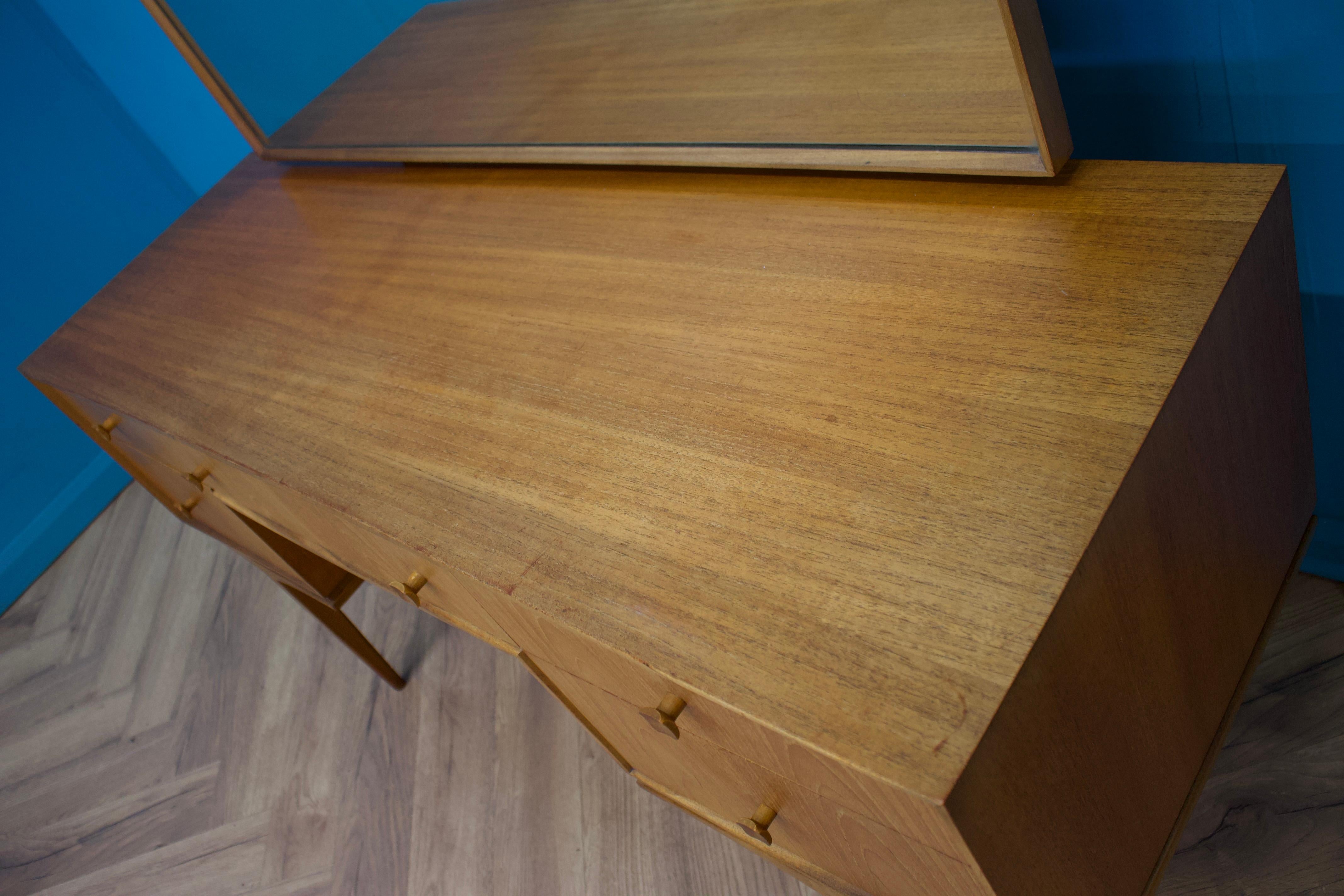 Mid-Century-Kommodentisch aus Teakholz von McIntosh, 1960er Jahre (20. Jahrhundert) im Angebot