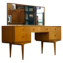 Mid-Century-Kommodentisch aus Teakholz von McIntosh, 1960er Jahre