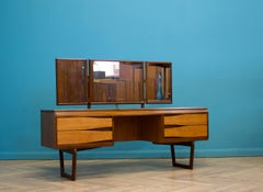 Table de coiffeuse du milieu du siècle dernier de White & Newton, années 1960