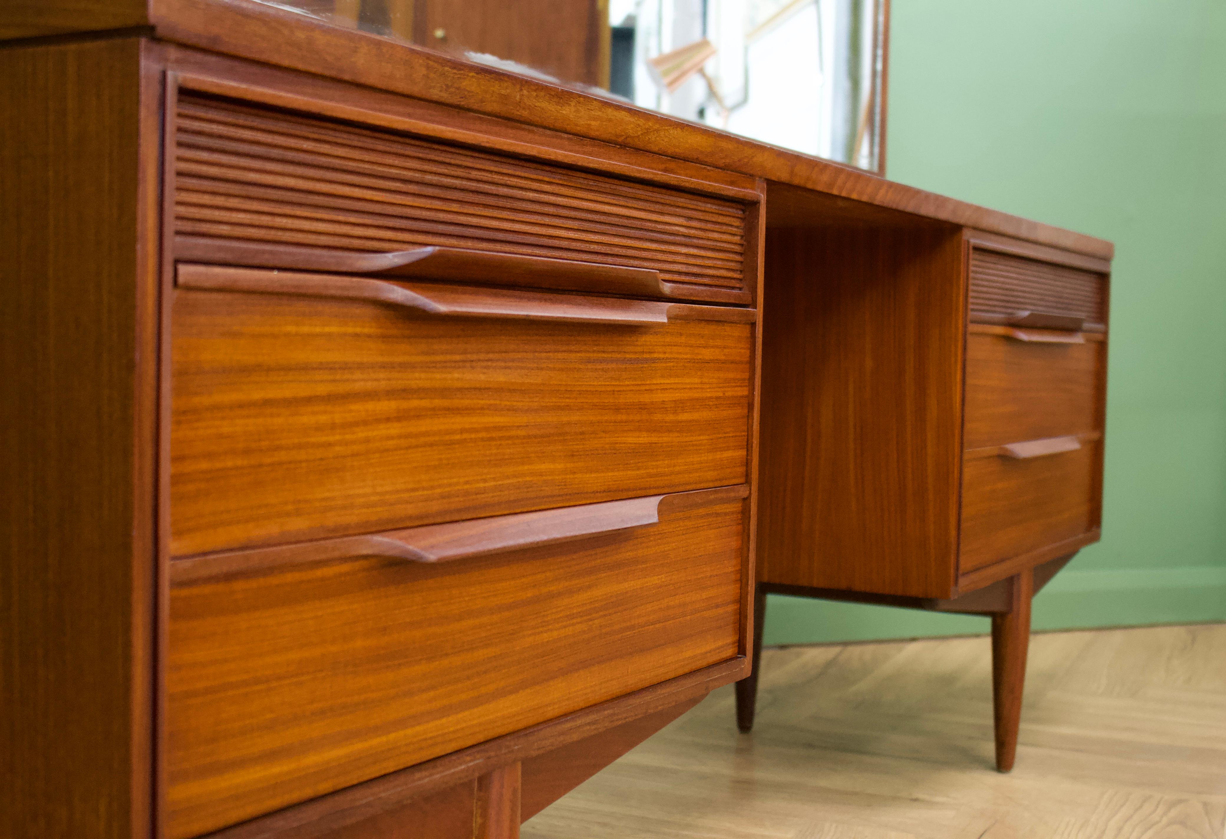 Midcentury Teak Dressing Table from White & Newton, 1960s In Good Condition In South Shields, GB