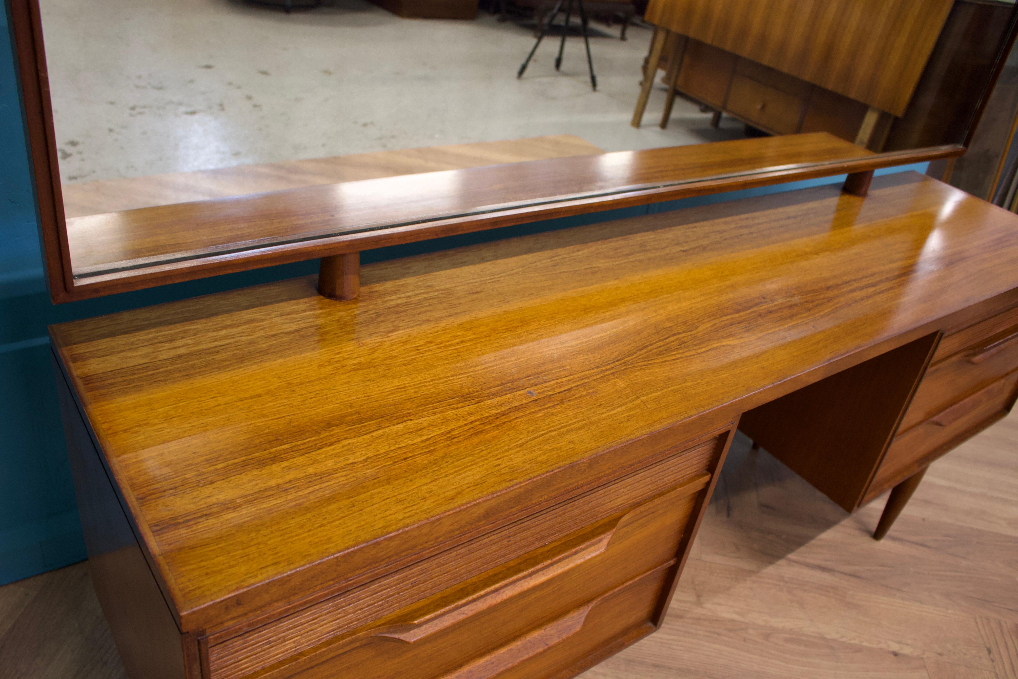 Mid Century Teak Dressing Table from White & Newton, 1960s In Good Condition For Sale In South Shields, GB