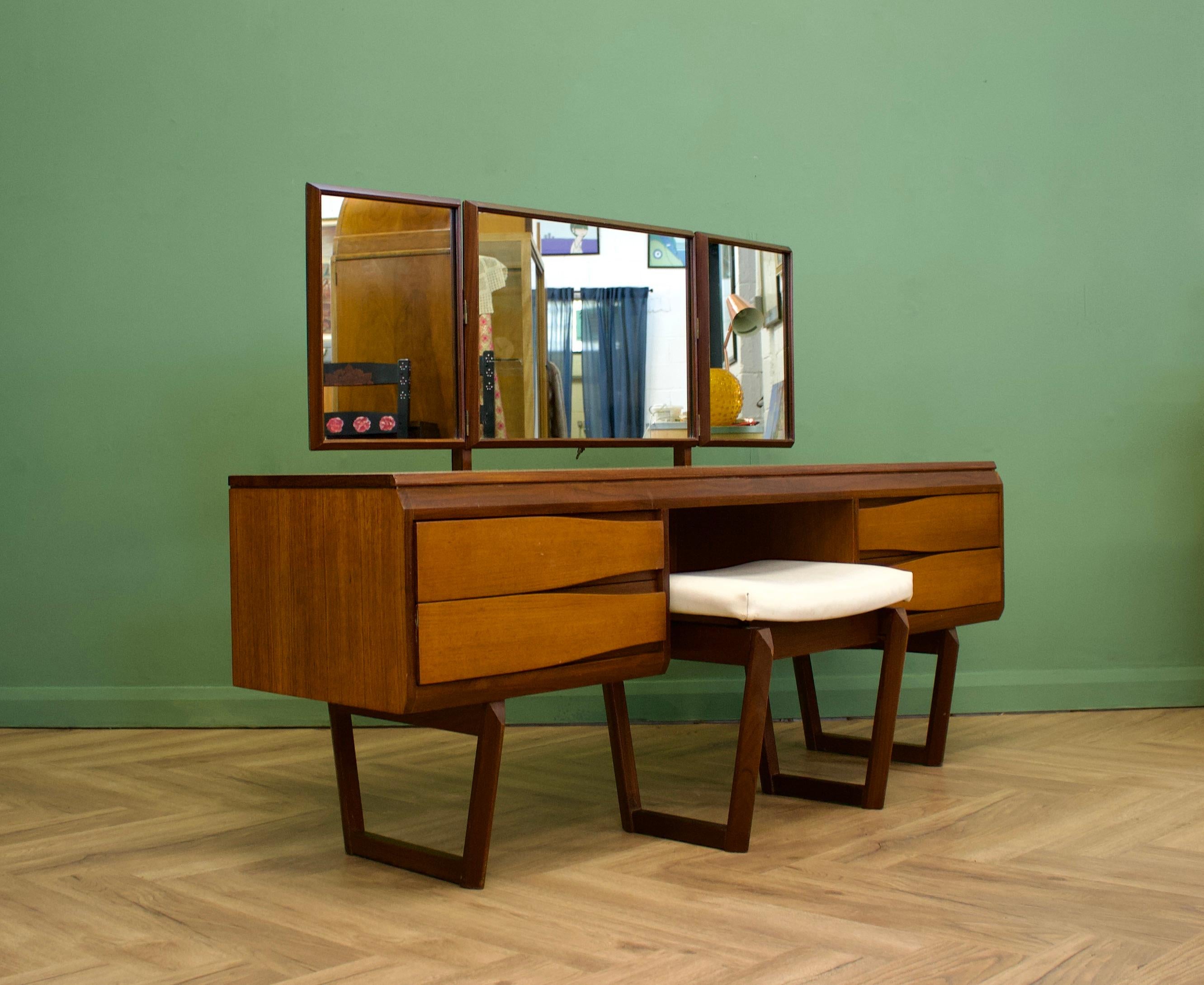 Midcentury Teak Dressing Table & Stool from White & Newton, 1960s In Good Condition In South Shields, GB
