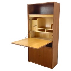 Bureau en teck du milieu du siècle à façade abattante par Franz Meyer Meyer