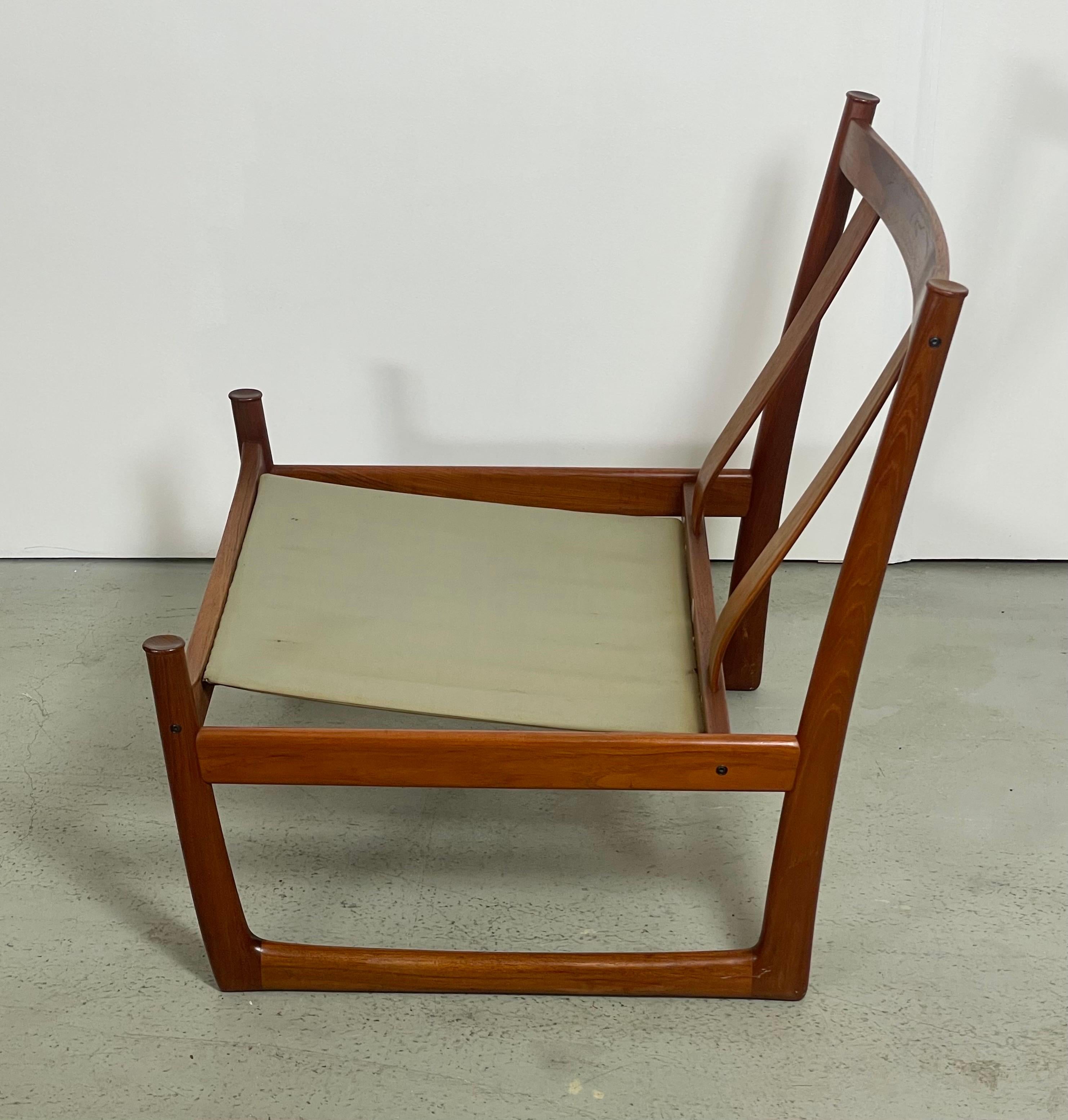 Mid-Century Teak Easy Chair by Hvidt &  Mølgaard 1950s Denmark For Sale 5