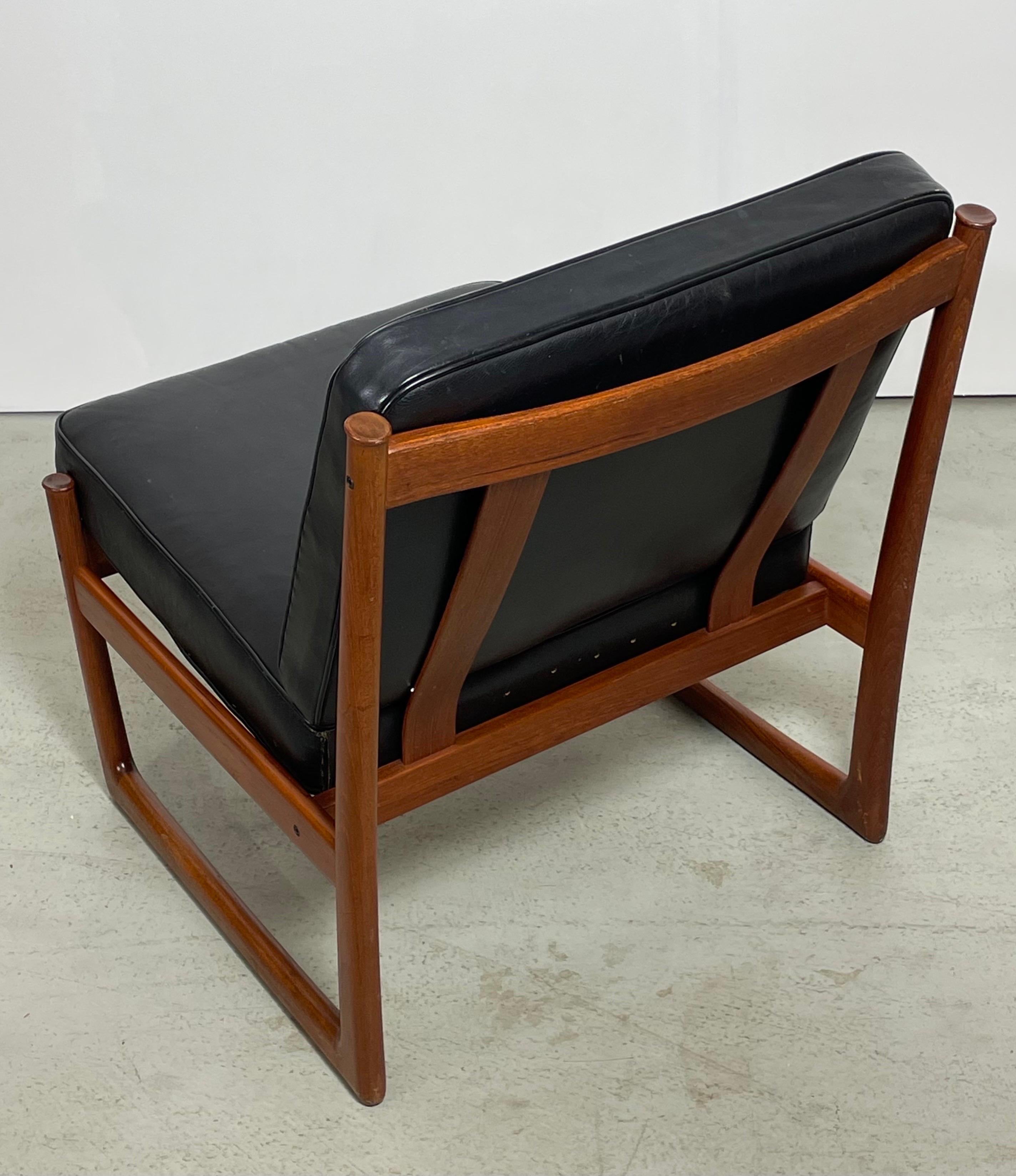 20th Century Mid-Century Teak Easy Chair by Hvidt &  Mølgaard 1950s Denmark For Sale