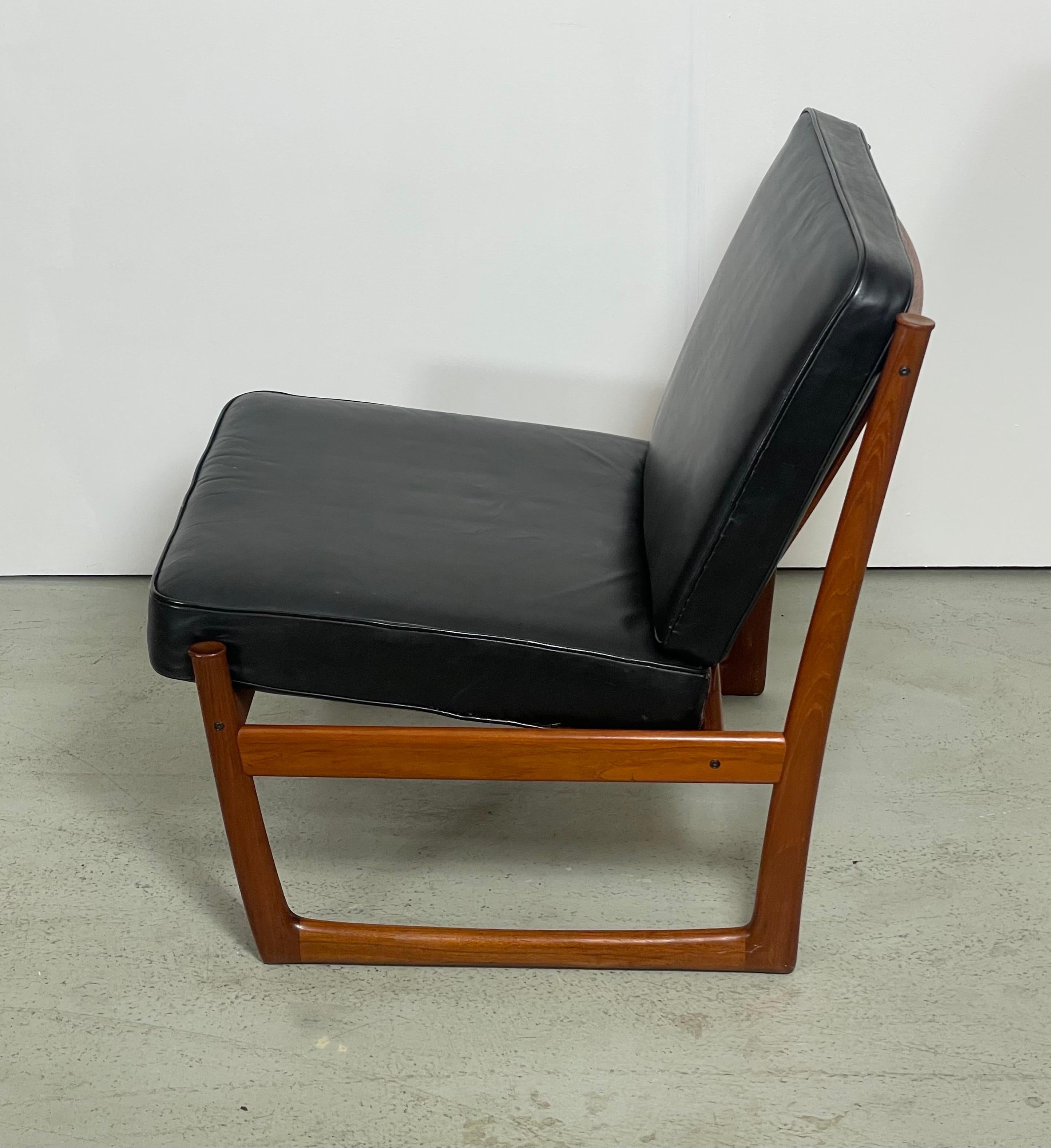 Mid-Century Teak Easy Chair by Hvidt &  Mølgaard 1950s Denmark For Sale 2