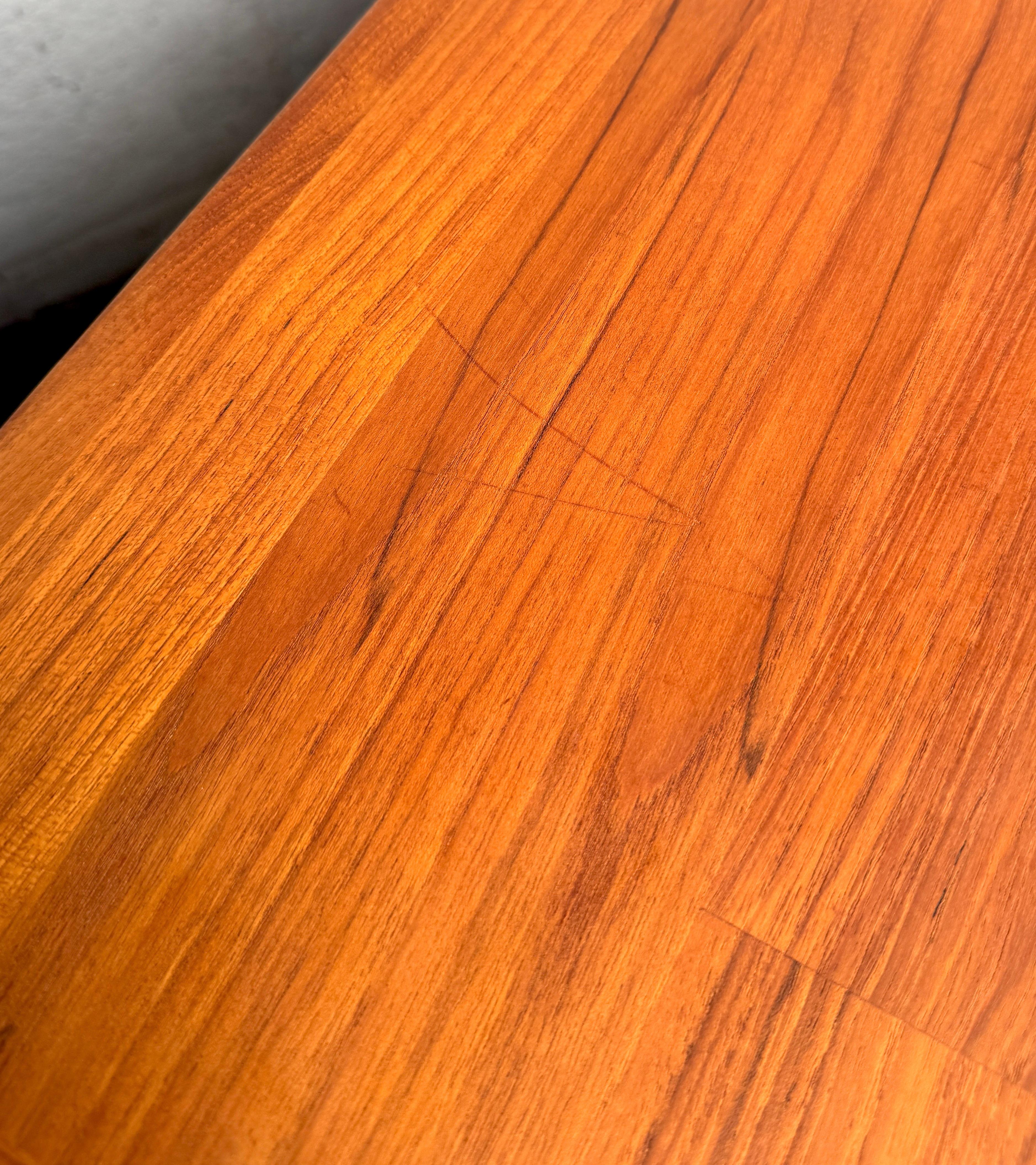 Tables d'extrémité en teck du milieu du siècle par Randers of Denmark en vente 7