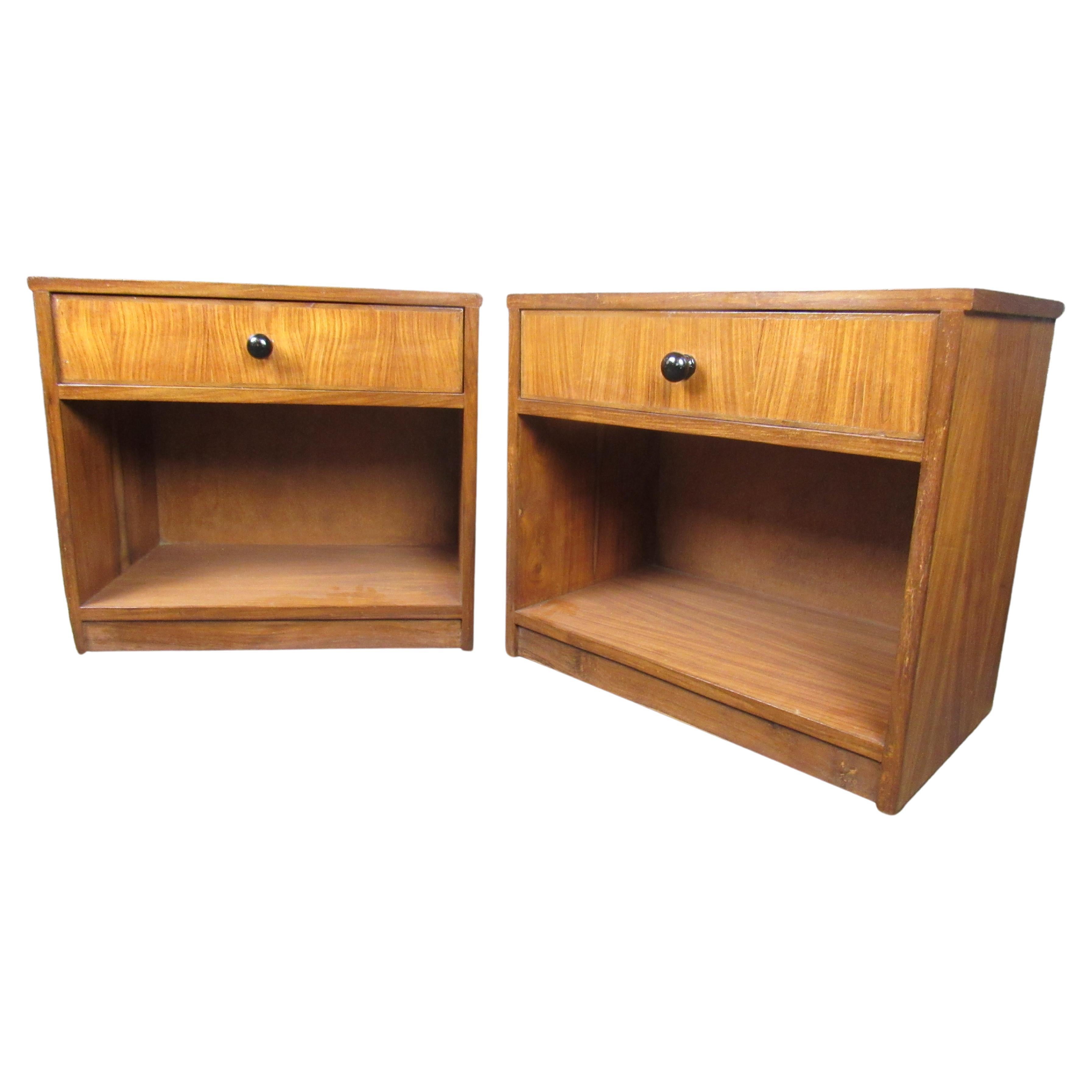 Midcentury Teak End Tables im Angebot