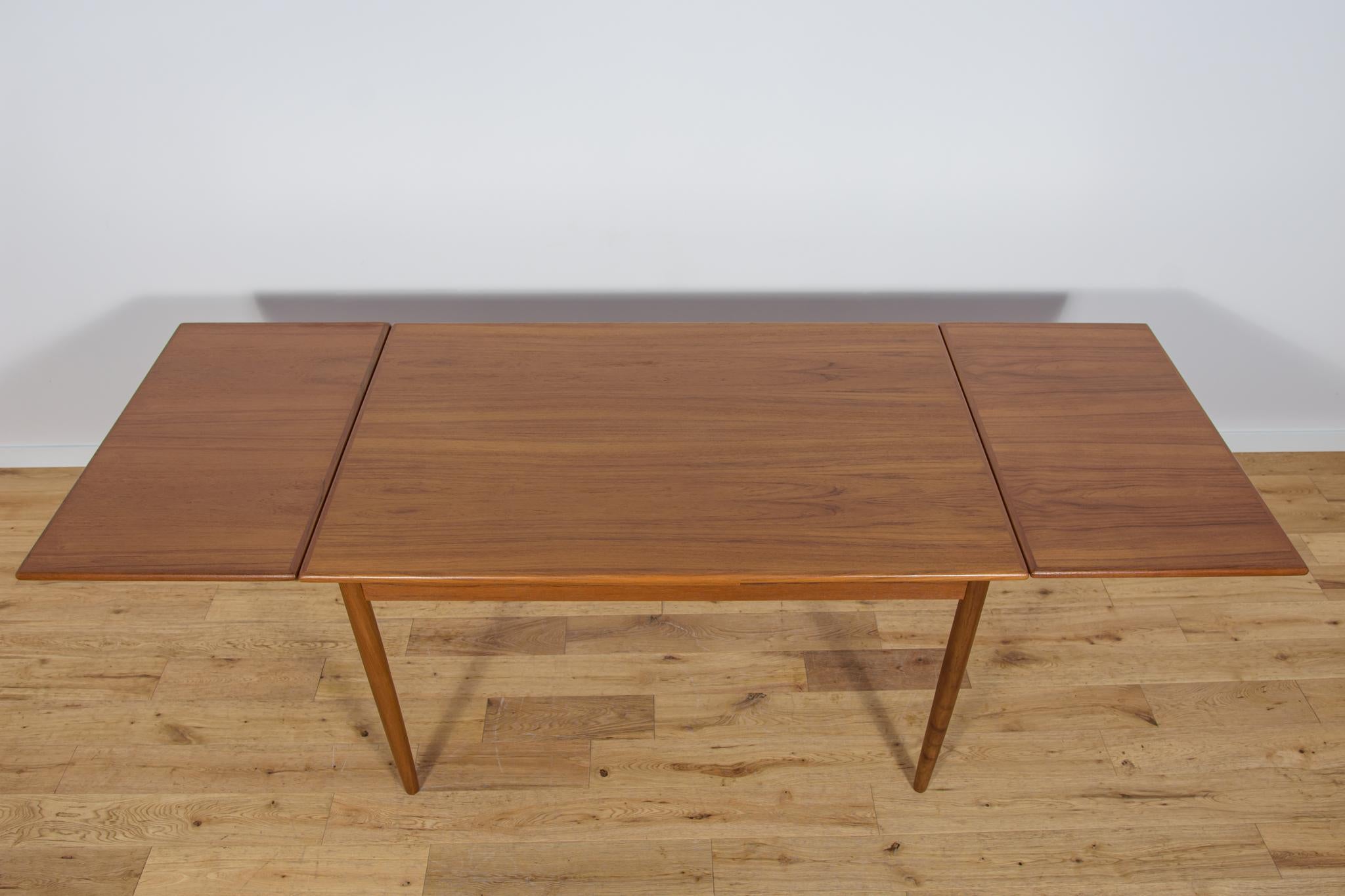Mid Century Teak Extendable Dining Table, Denmark, 1960s For Sale 4