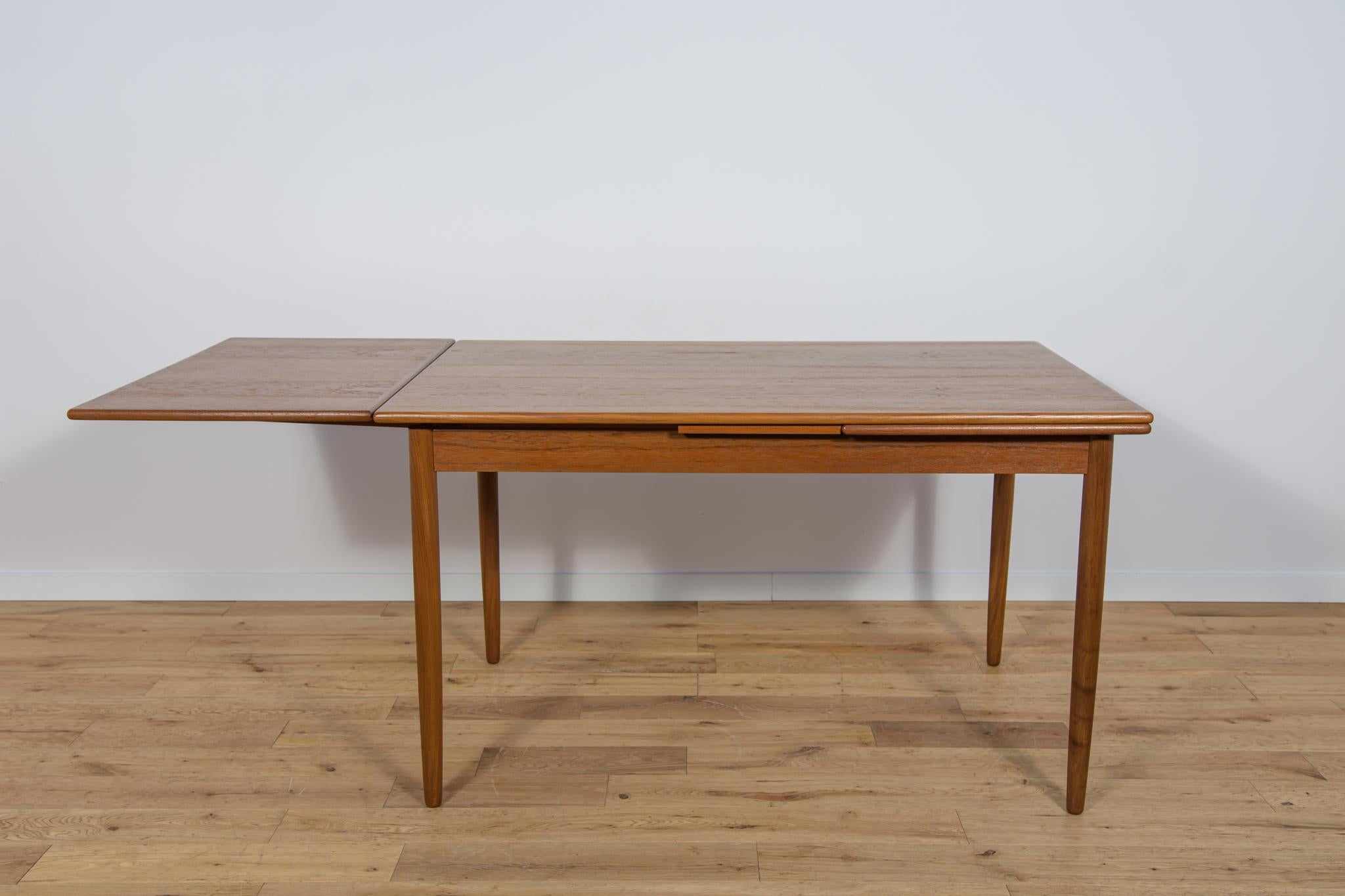 Mid-20th Century Mid Century Teak Extendable Dining Table, Denmark, 1960s For Sale