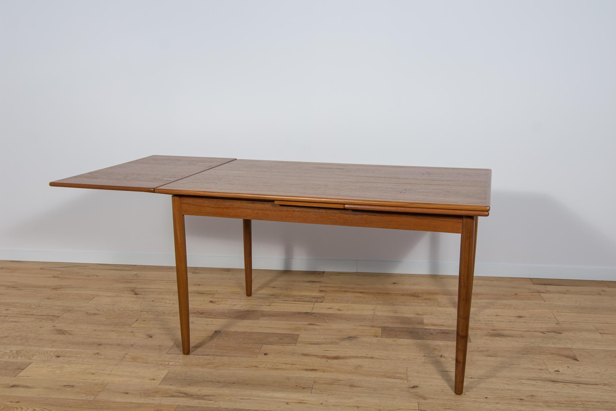 Mid Century Teak Extendable Dining Table, Denmark, 1960s For Sale 1