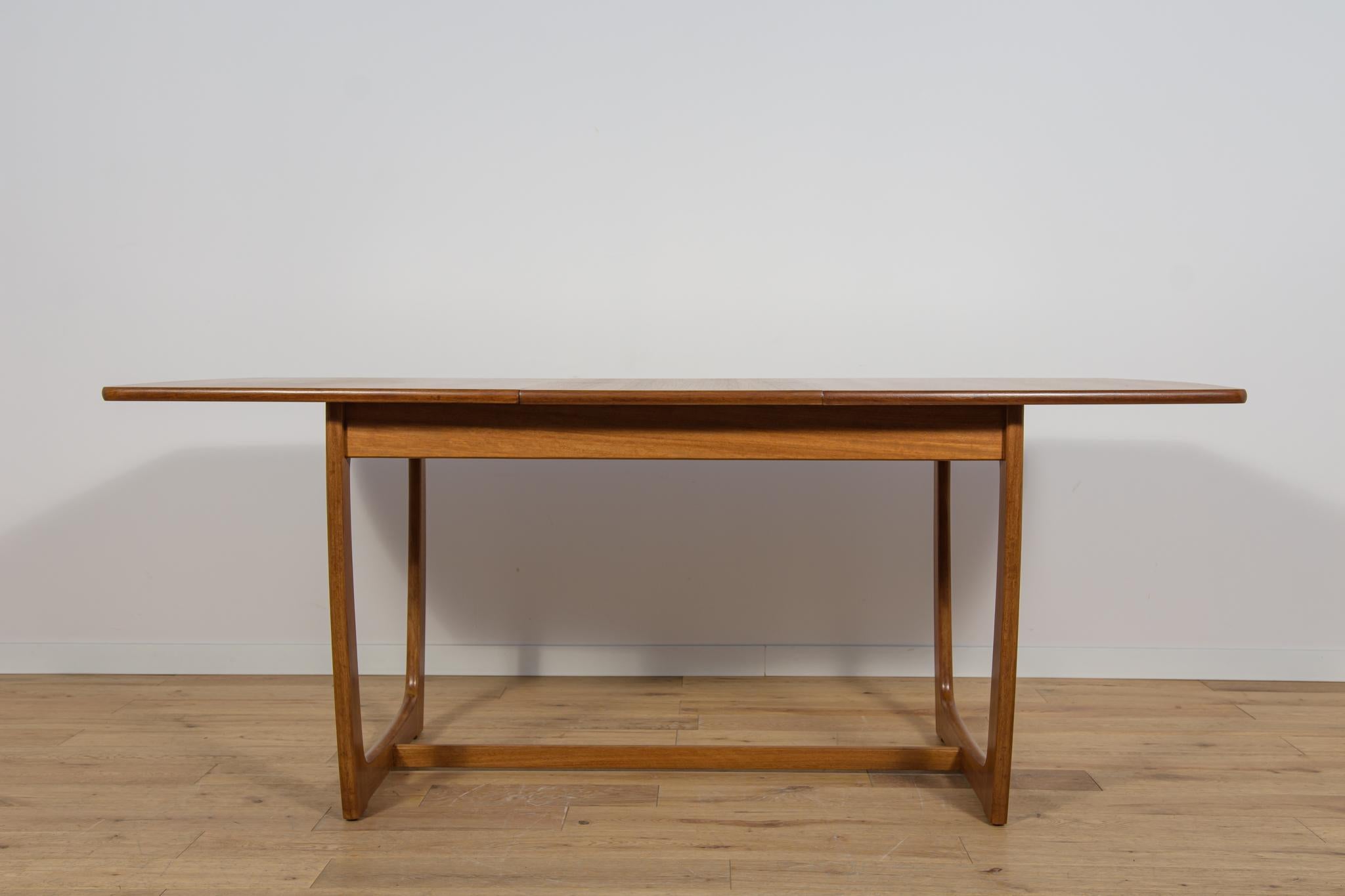 Mesa de comedor extensible de teca de mediados de siglo de G-Plan, años 60 en venta 2