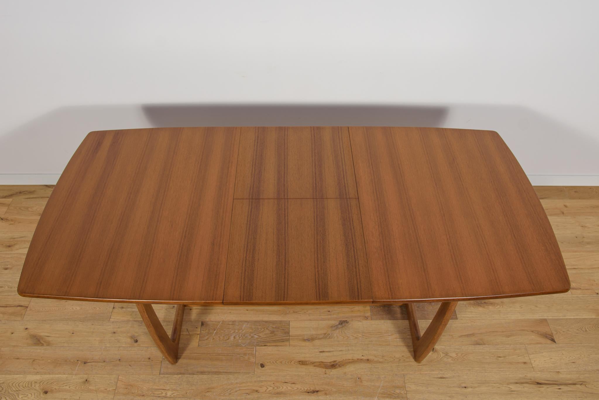 Mesa de comedor extensible de teca de mediados de siglo de G-Plan, años 60 en venta 3