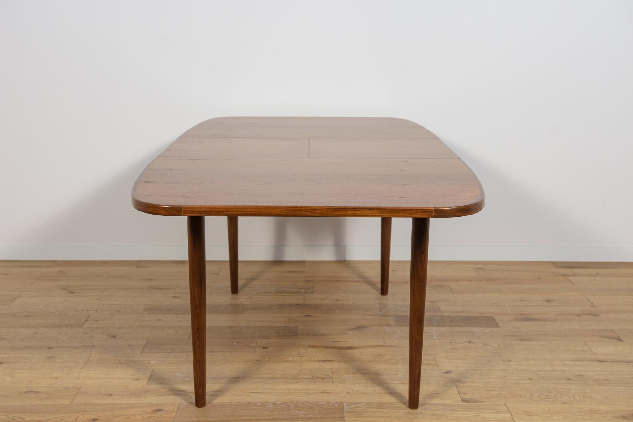Mid-Century Teak Extendable Dining Table from G-Plan, 1960s For Sale 4