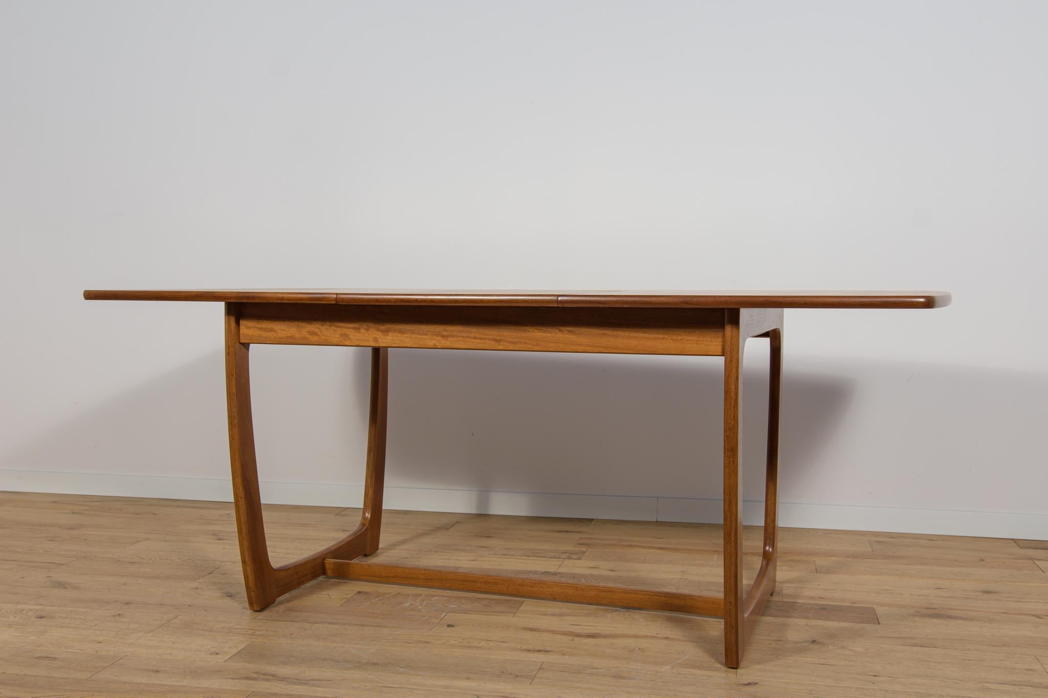 Mesa de comedor extensible de teca de mediados de siglo de G-Plan, años 60 en venta 5