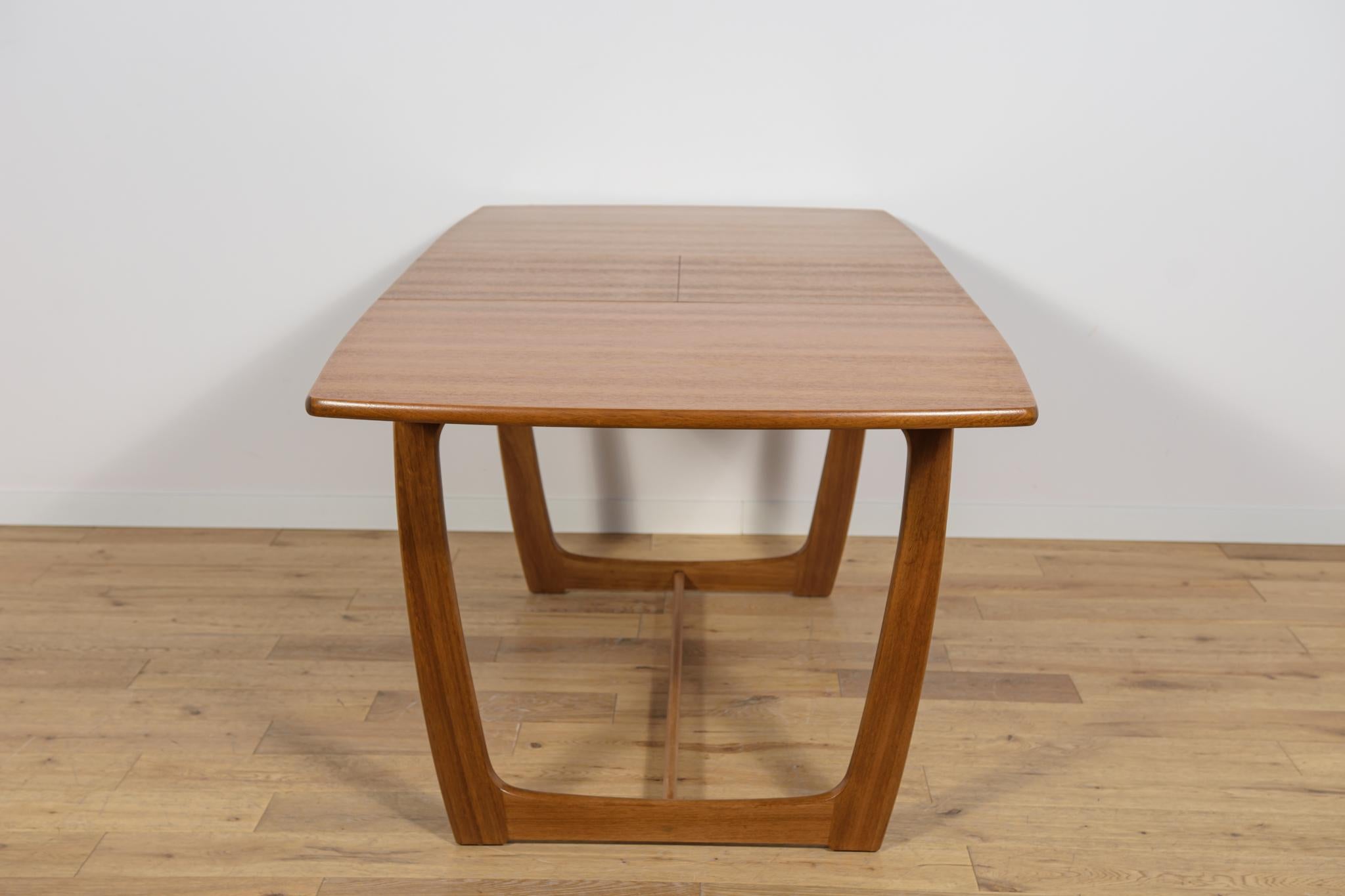 Mesa de comedor extensible de teca de mediados de siglo de G-Plan, años 60 en venta 6