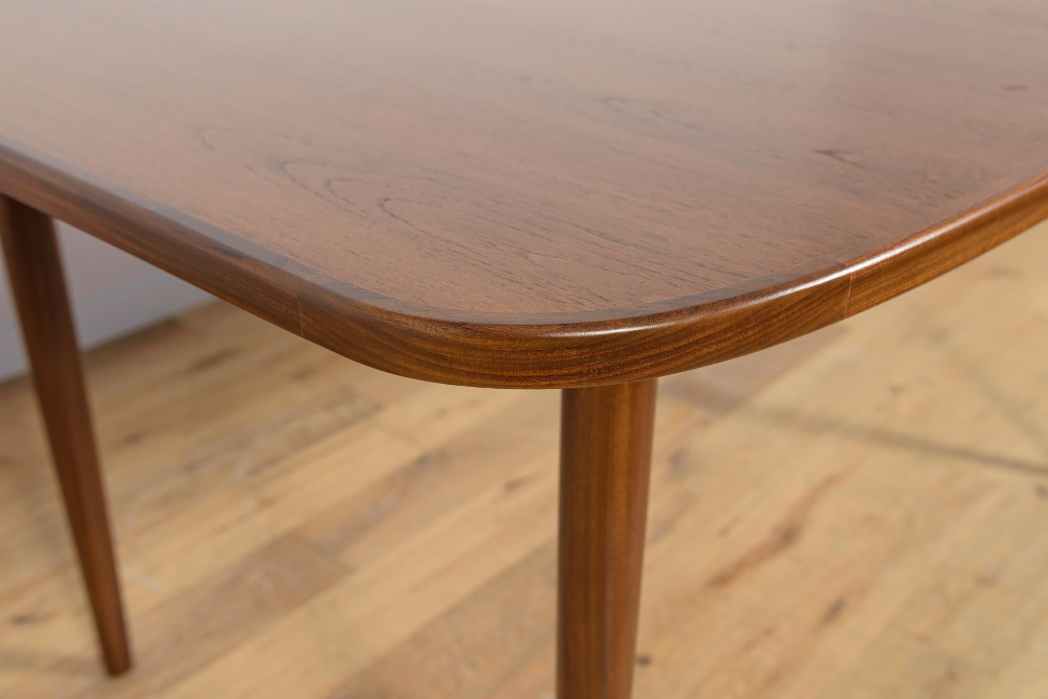 Mid-Century Teak Extendable Dining Table from G-Plan, 1960s For Sale 7