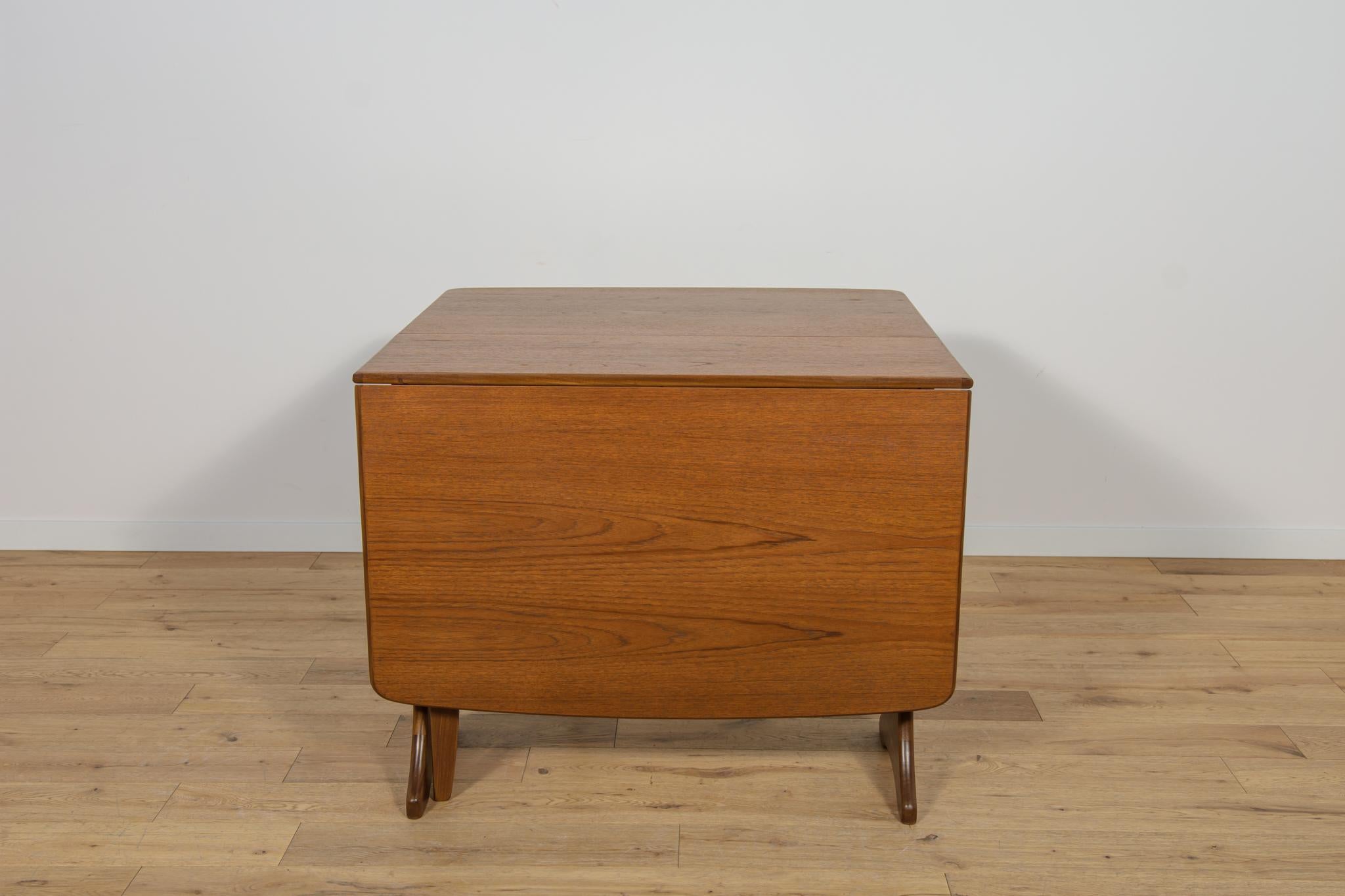 Mid-Century Teak Extendable Dining Table from G-Plan, 1960s For Sale 8