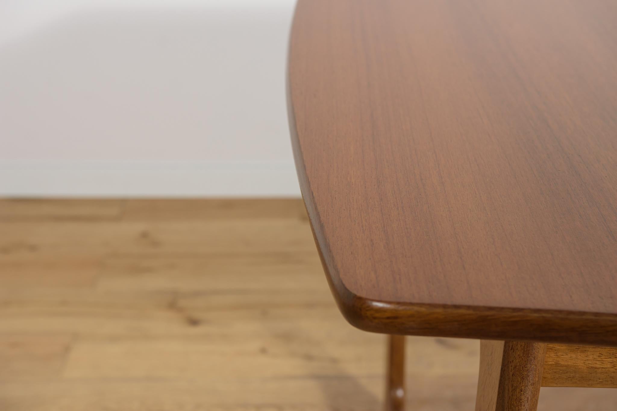 Mesa de comedor extensible de teca de mediados de siglo de G-Plan, años 60 en venta 7