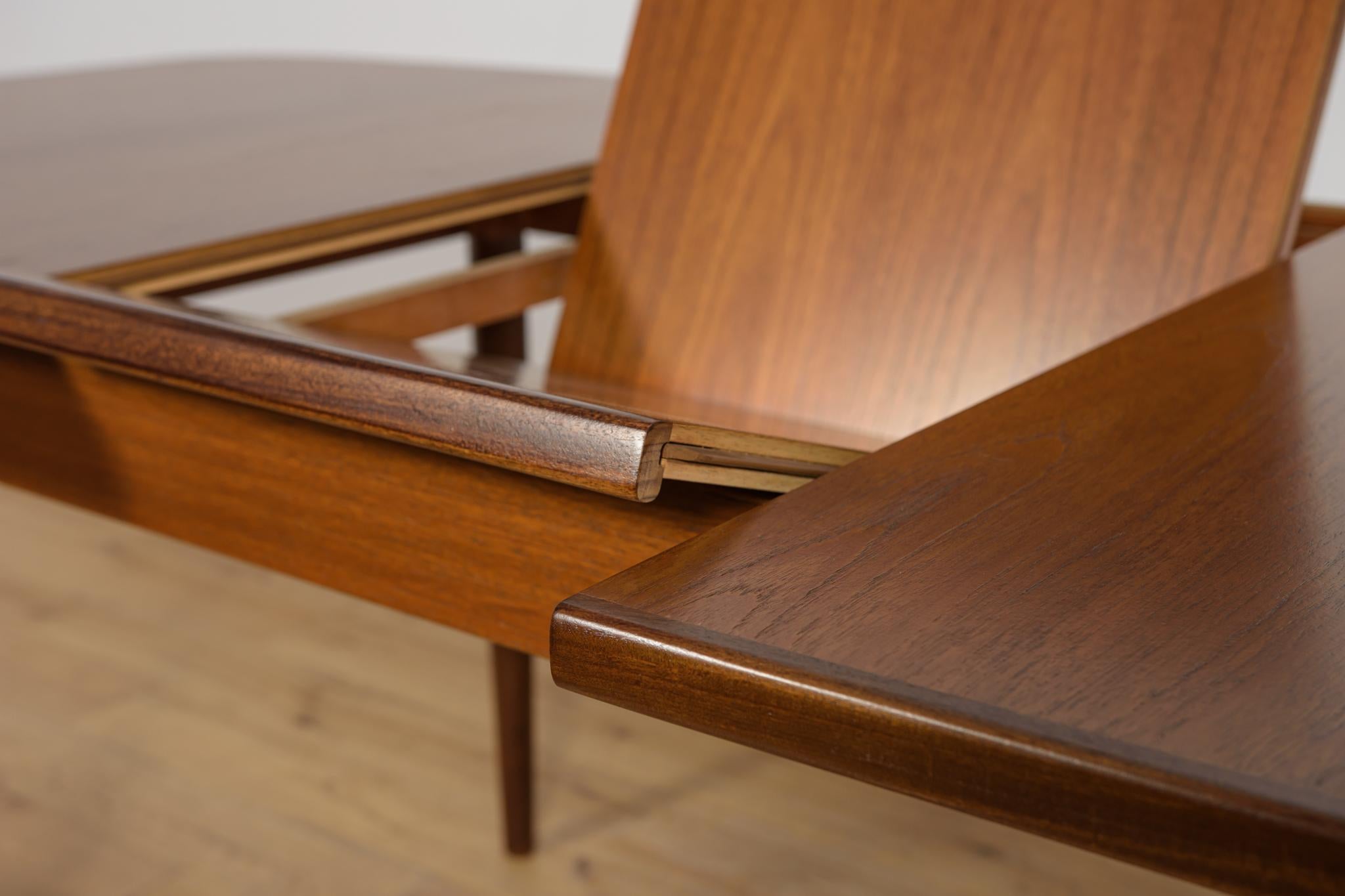 Mid-Century Teak Extendable Dining Table from G-Plan, 1960s For Sale 11