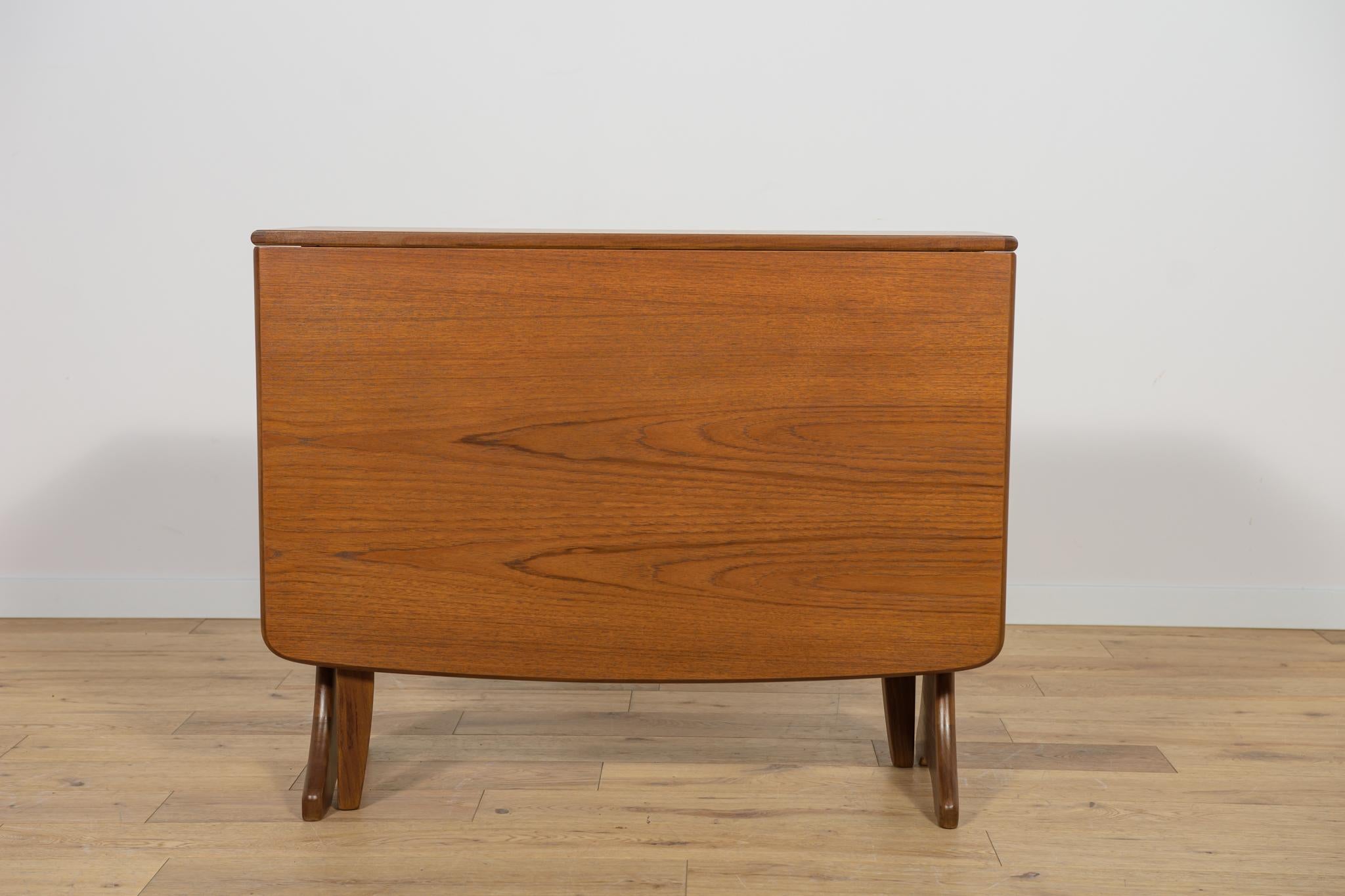 Mid-Century Modern Mid-Century Teak Extendable Dining Table from G-Plan, 1960s For Sale